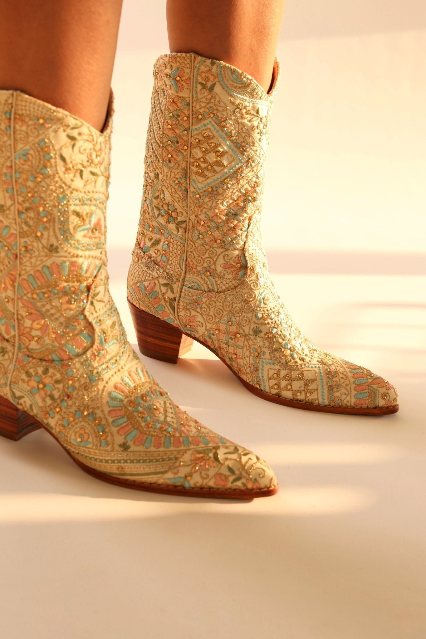 FLOWER SILK EMBROIDERED WESTERN BOOTS EMMAMIL - MOMO STUDIO BERLIN - Berlin Concept Store - sustainable & ethical fashion