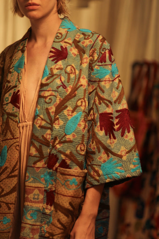 GINEVRA EMBROIDERED KANTHA KIMONO RED AND BLUE - MOMO STUDIO BERLIN - Berlin Concept Store - sustainable & ethical fashion