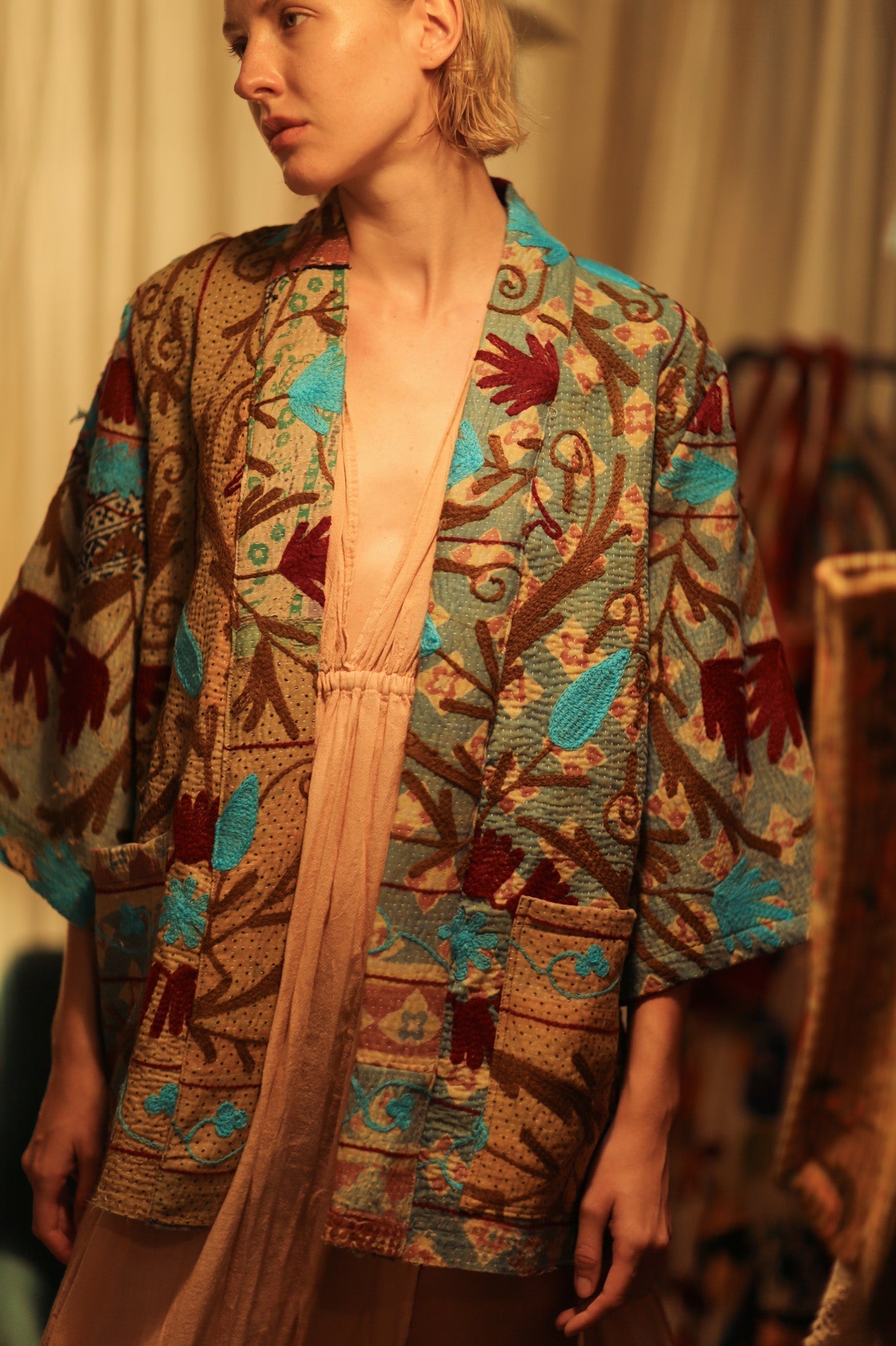 GINEVRA EMBROIDERED KANTHA KIMONO RED AND BLUE - MOMO STUDIO BERLIN - Berlin Concept Store - sustainable & ethical fashion