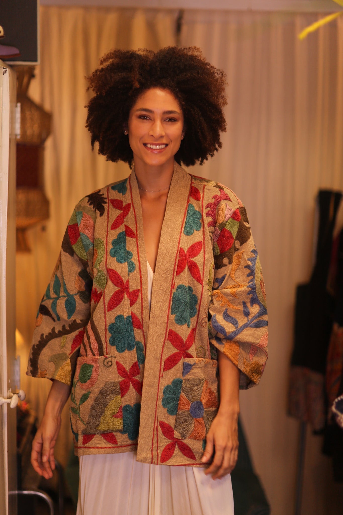 GINEVRA EMBROIDERED SUZANI KIMONO MONTY IXORA - MOMO STUDIO BERLIN - Berlin Concept Store - sustainable & ethical fashion