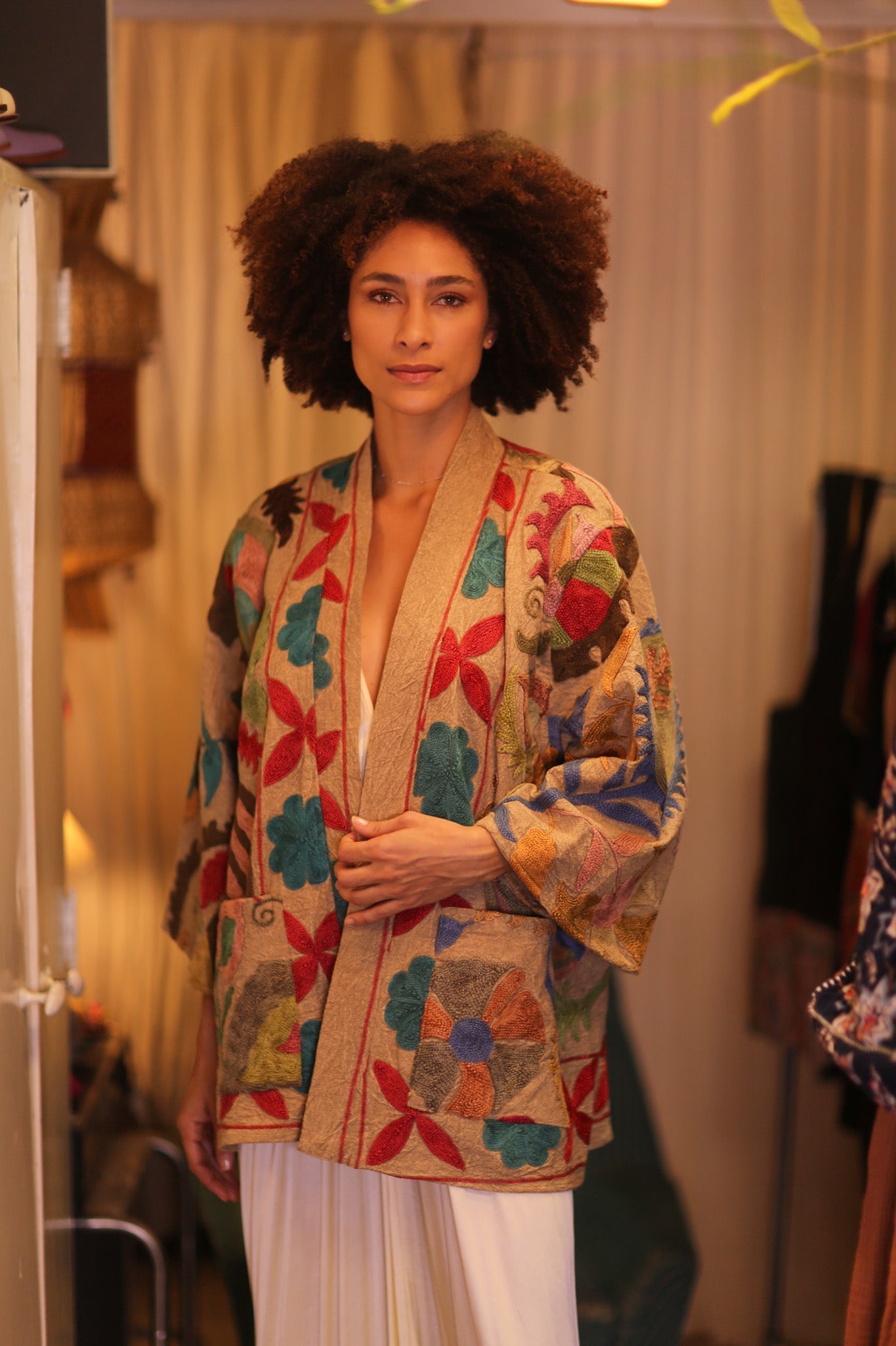 GINEVRA EMBROIDERED SUZANI KIMONO MONTY IXORA - MOMO STUDIO BERLIN - Berlin Concept Store - sustainable & ethical fashion