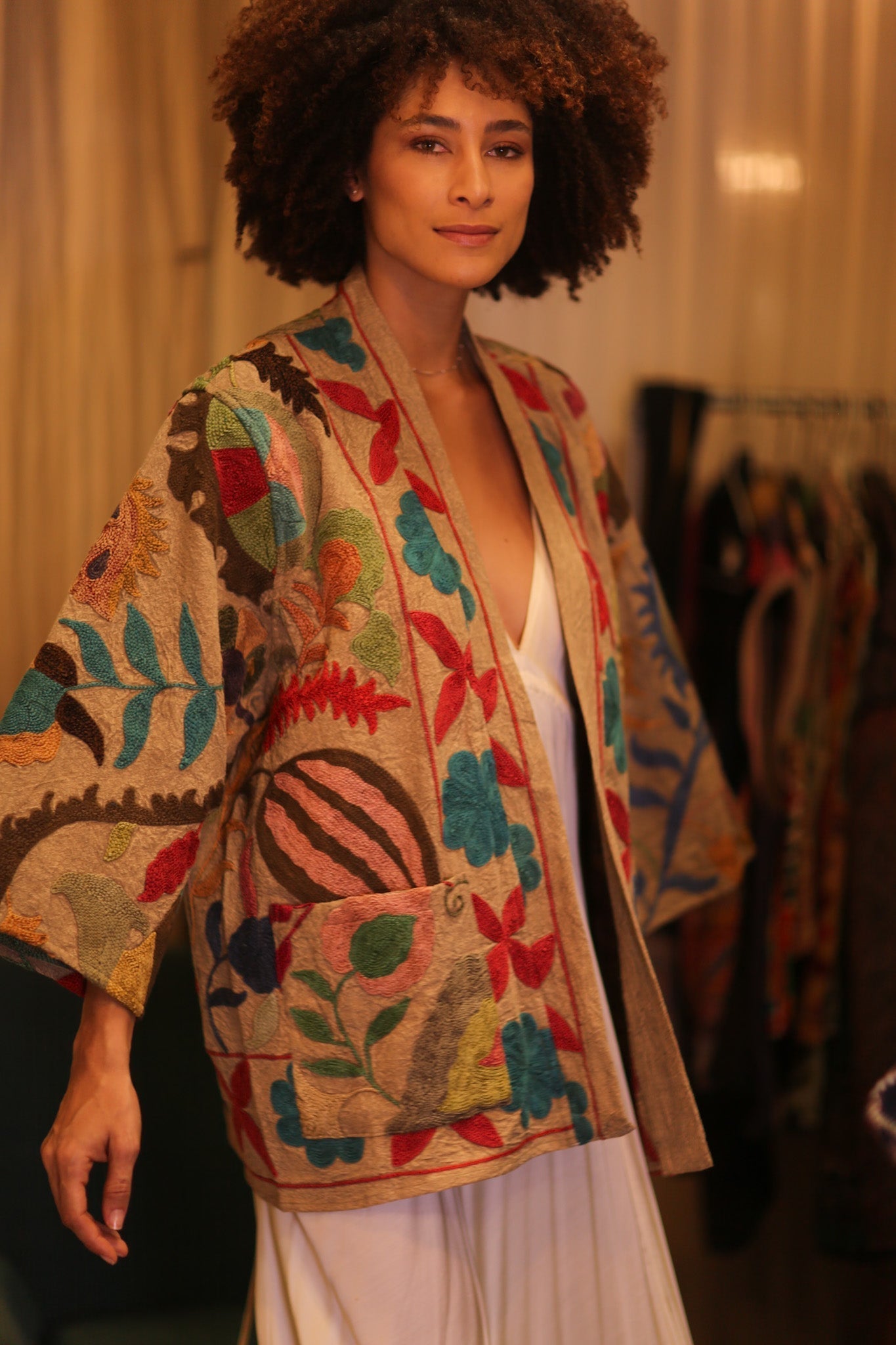 GINEVRA EMBROIDERED SUZANI KIMONO MONTY IXORA - MOMO STUDIO BERLIN - Berlin Concept Store - sustainable & ethical fashion