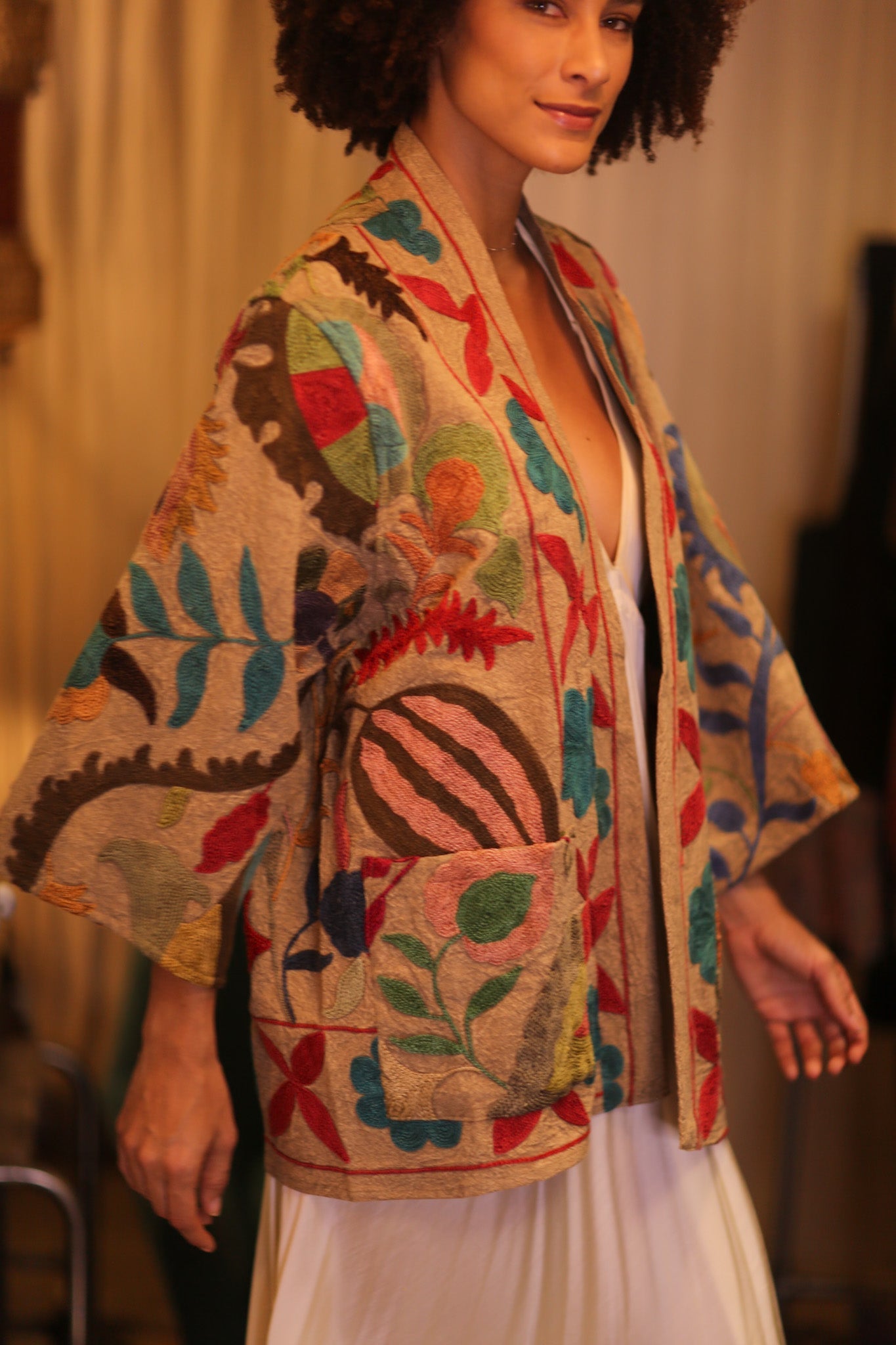 GINEVRA EMBROIDERED SUZANI KIMONO MONTY IXORA - MOMO STUDIO BERLIN - Berlin Concept Store - sustainable & ethical fashion