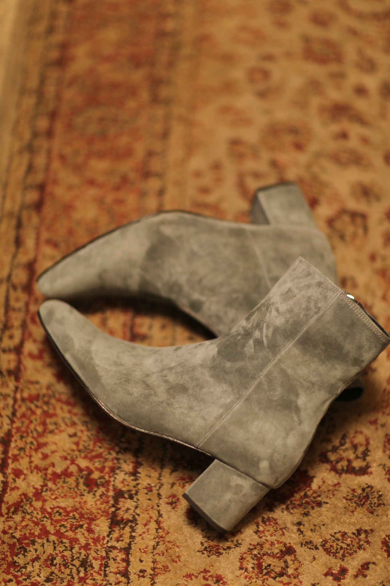 GREY SUEDE BOOTS MOODS - MOMO STUDIO BERLIN - Berlin Concept Store - sustainable & ethical fashion