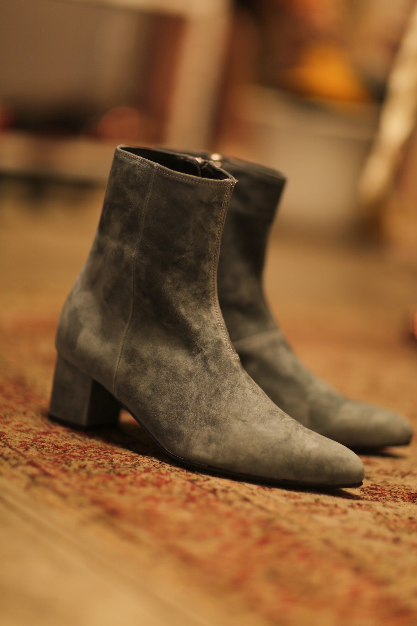 GREY SUEDE BOOTS MOODS - MOMO STUDIO BERLIN - Berlin Concept Store - sustainable & ethical fashion