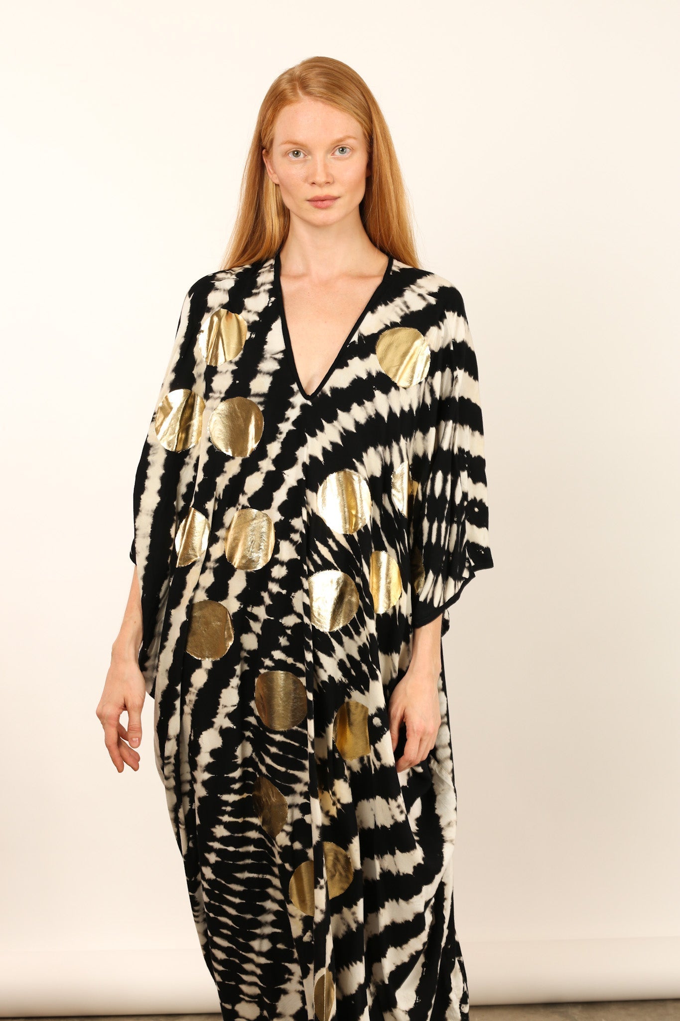 HAND BATIK GOLD DOT KAFTAN LIENA - MOMO STUDIO BERLIN - Berlin Concept Store - sustainable & ethical fashion