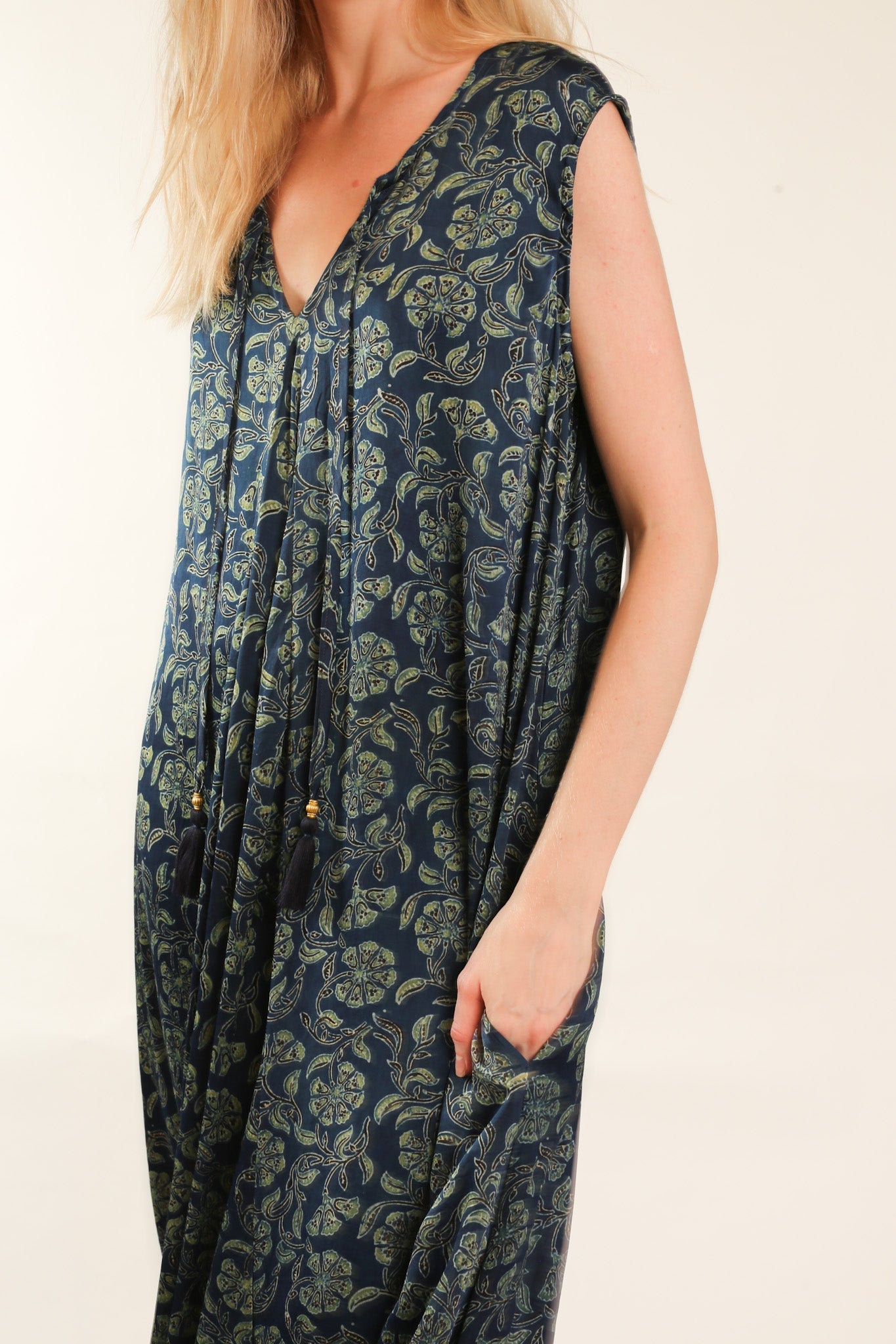 HAND BLOCK PRINT SILK DRESS NATCH - MOMO STUDIO BERLIN - Berlin Concept Store - sustainable & ethical fashion