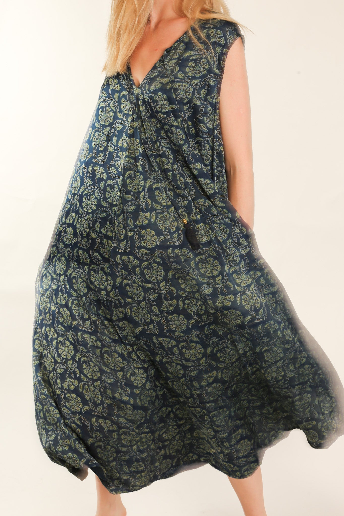 HAND BLOCK PRINT SILK DRESS NATCH - MOMO STUDIO BERLIN - Berlin Concept Store - sustainable & ethical fashion