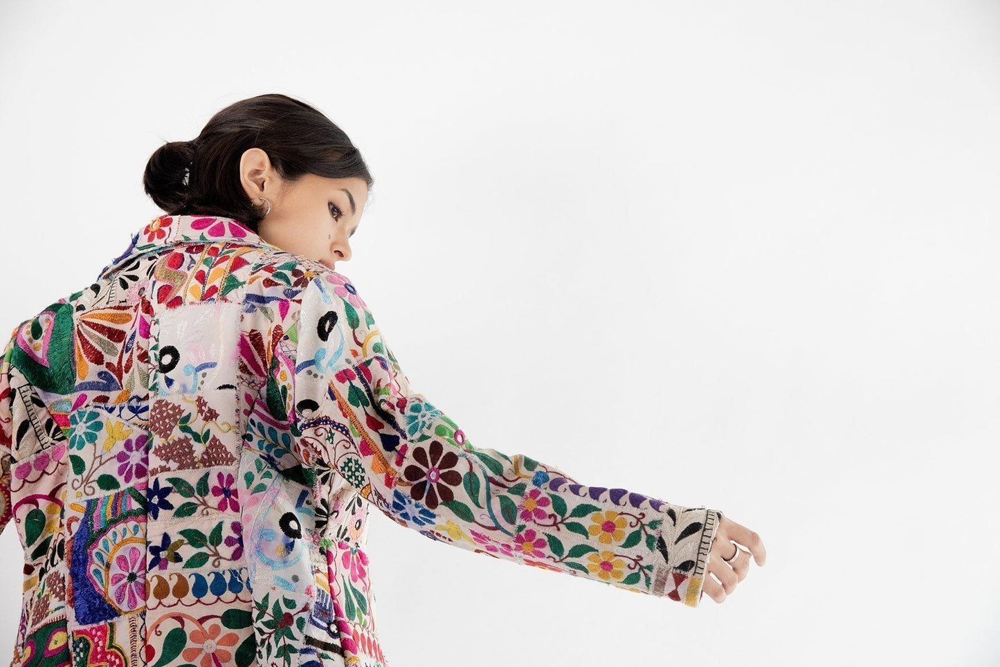 Hand Embroidered Patchwork Jacket Frida - MOMO STUDIO BERLIN - Berlin Concept Store - sustainable & ethical fashion