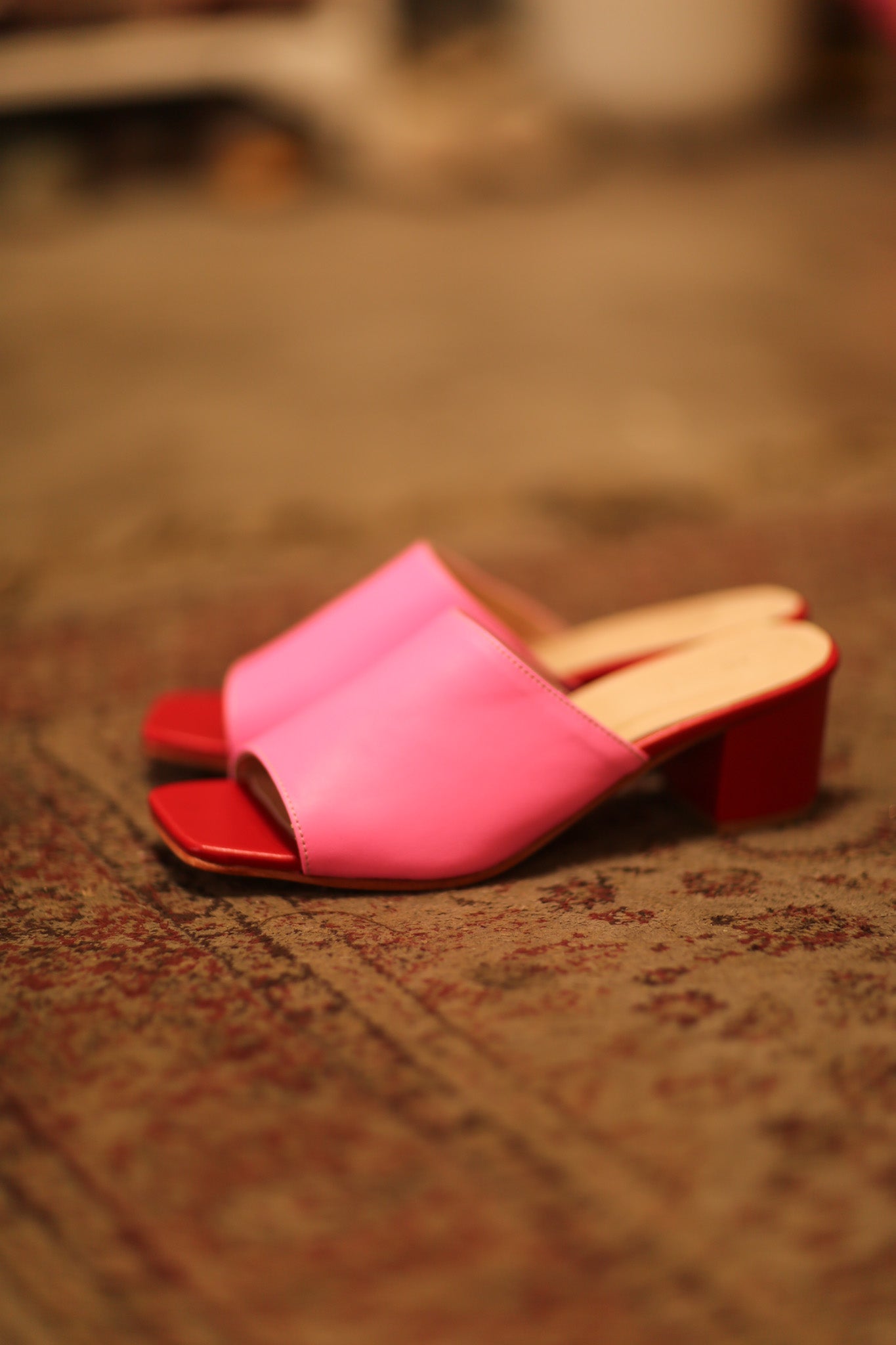 HANDCRAFTED LEATHER MULES LORIN PINK RED - MOMO STUDIO BERLIN - Berlin Concept Store - sustainable & ethical fashion