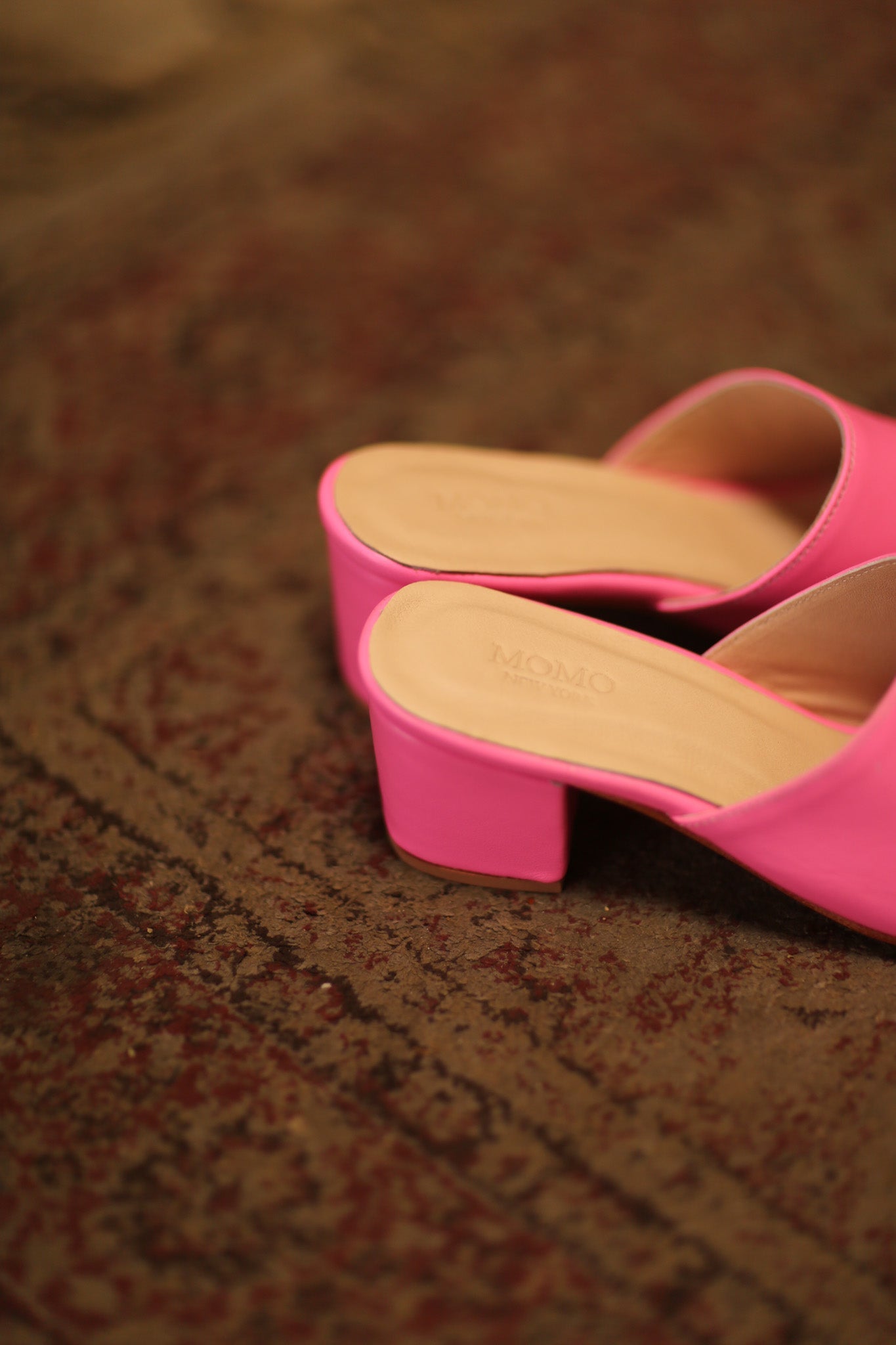 HANDCRAFTED LEATHER MULES LORIN PINK RED - MOMO STUDIO BERLIN - Berlin Concept Store - sustainable & ethical fashion