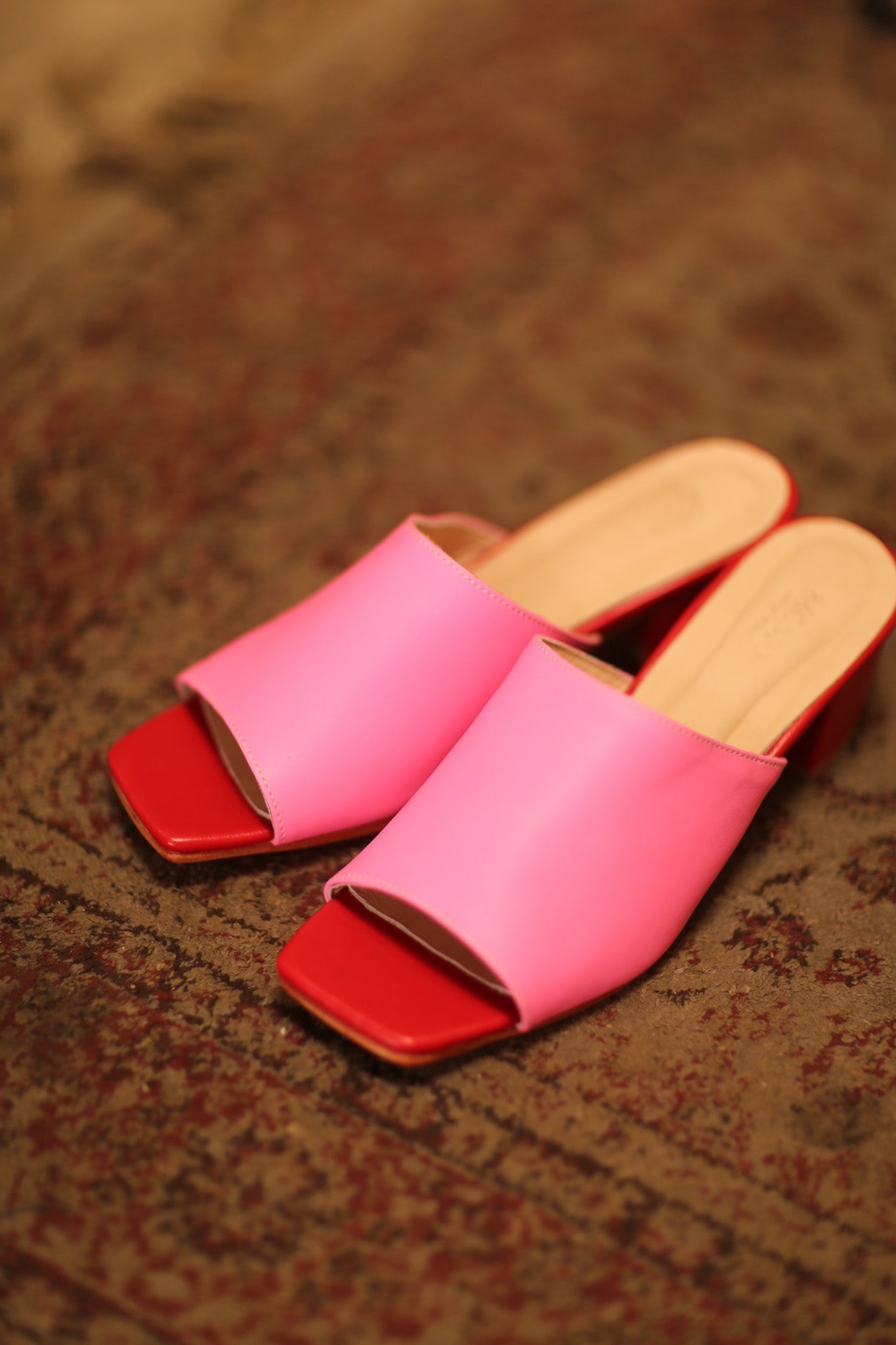 HANDCRAFTED LEATHER MULES LORIN PINK RED - MOMO STUDIO BERLIN - Berlin Concept Store - sustainable & ethical fashion