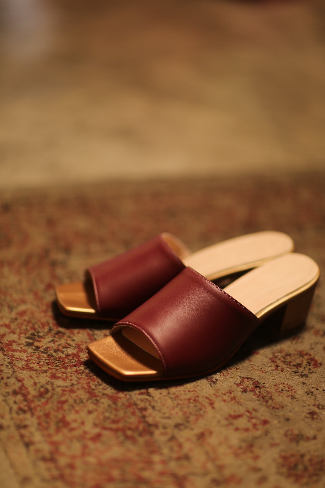 HEELED LEATHER MULES LORIN WINE RED GOLD - MOMO STUDIO BERLIN - Berlin Concept Store - sustainable & ethical fashion