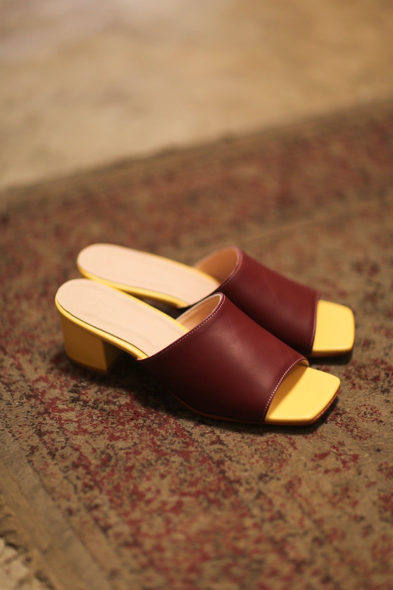 HEELED MULES LORIN WINE RED YELLOW - MOMO STUDIO BERLIN - Berlin Concept Store - sustainable & ethical fashion