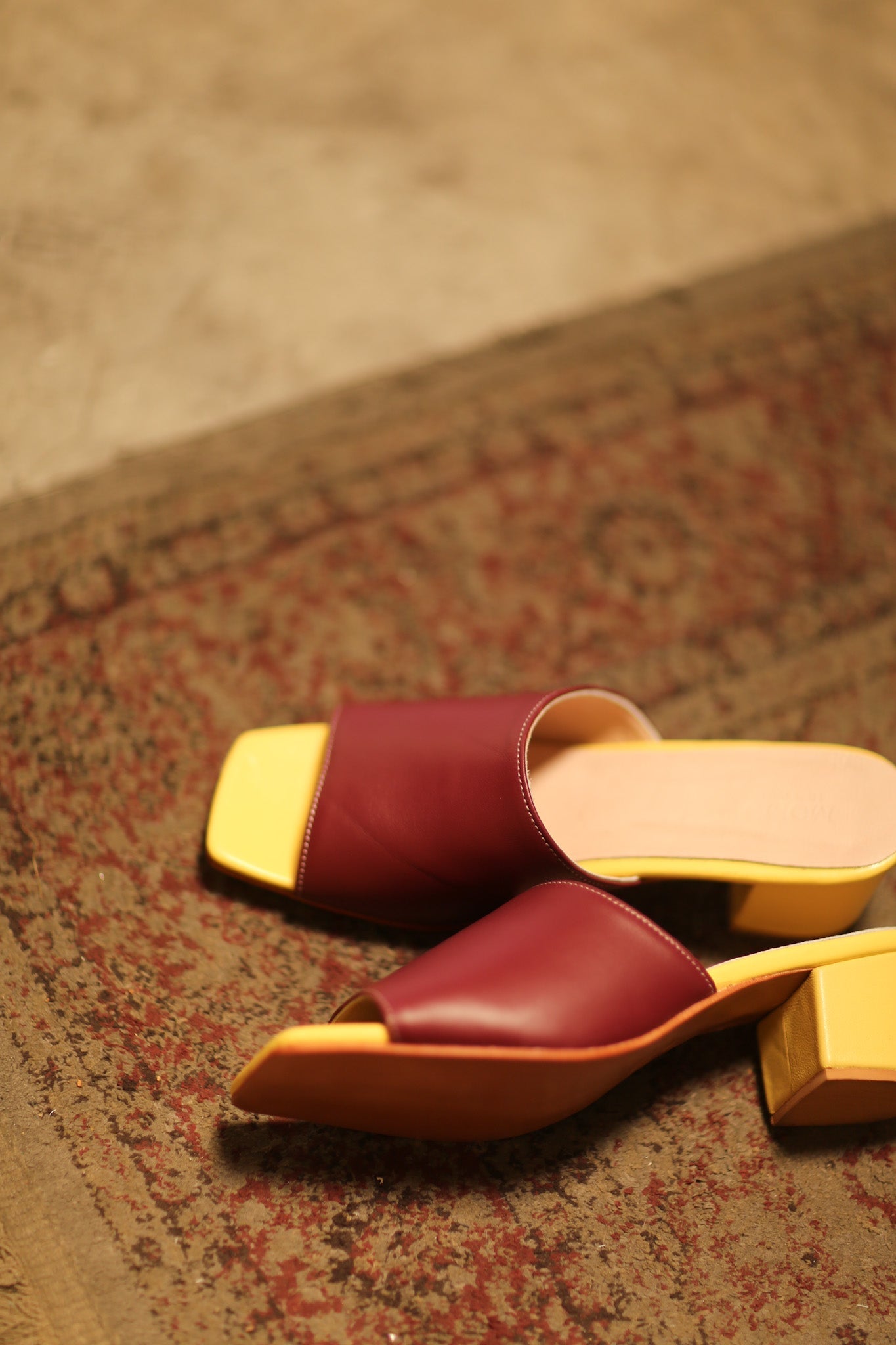 HEELED MULES LORIN WINE RED YELLOW - MOMO STUDIO BERLIN - Berlin Concept Store - sustainable & ethical fashion