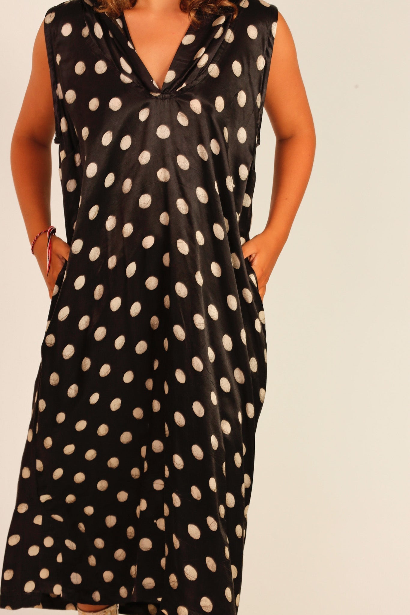 HOODIE DRESS POLKA DOT BLACK MADEENA - MOMO STUDIO BERLIN - Berlin Concept Store - sustainable & ethical fashion