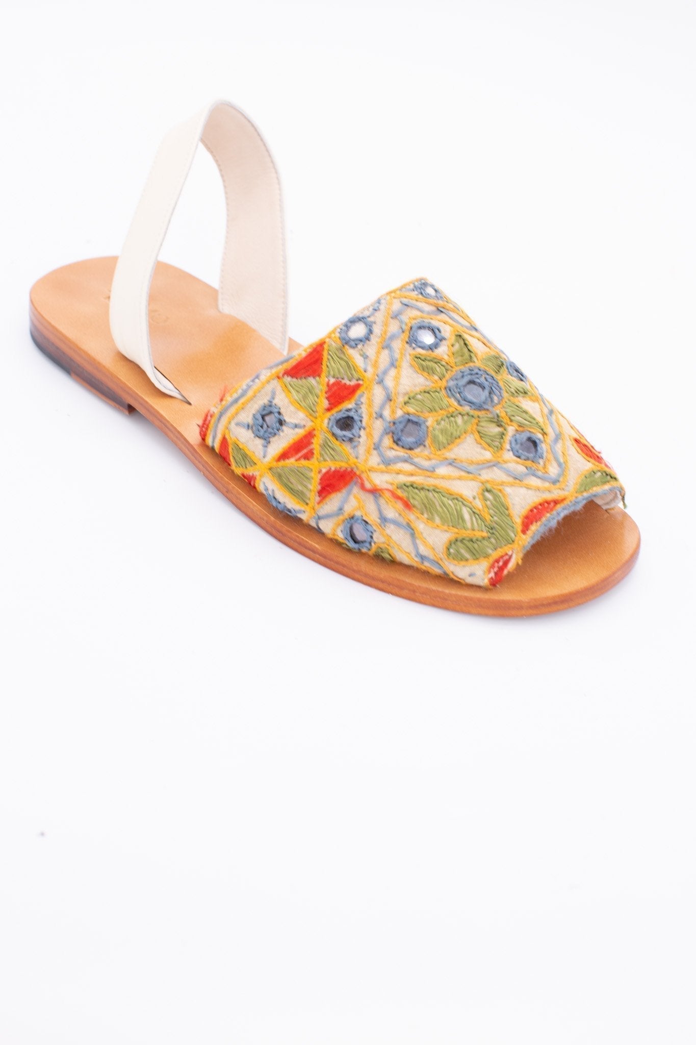 INDIAN EMBROIDERED LEATHER SANDALS DESSA - MOMO STUDIO BERLIN - Berlin Concept Store - sustainable & ethical fashion