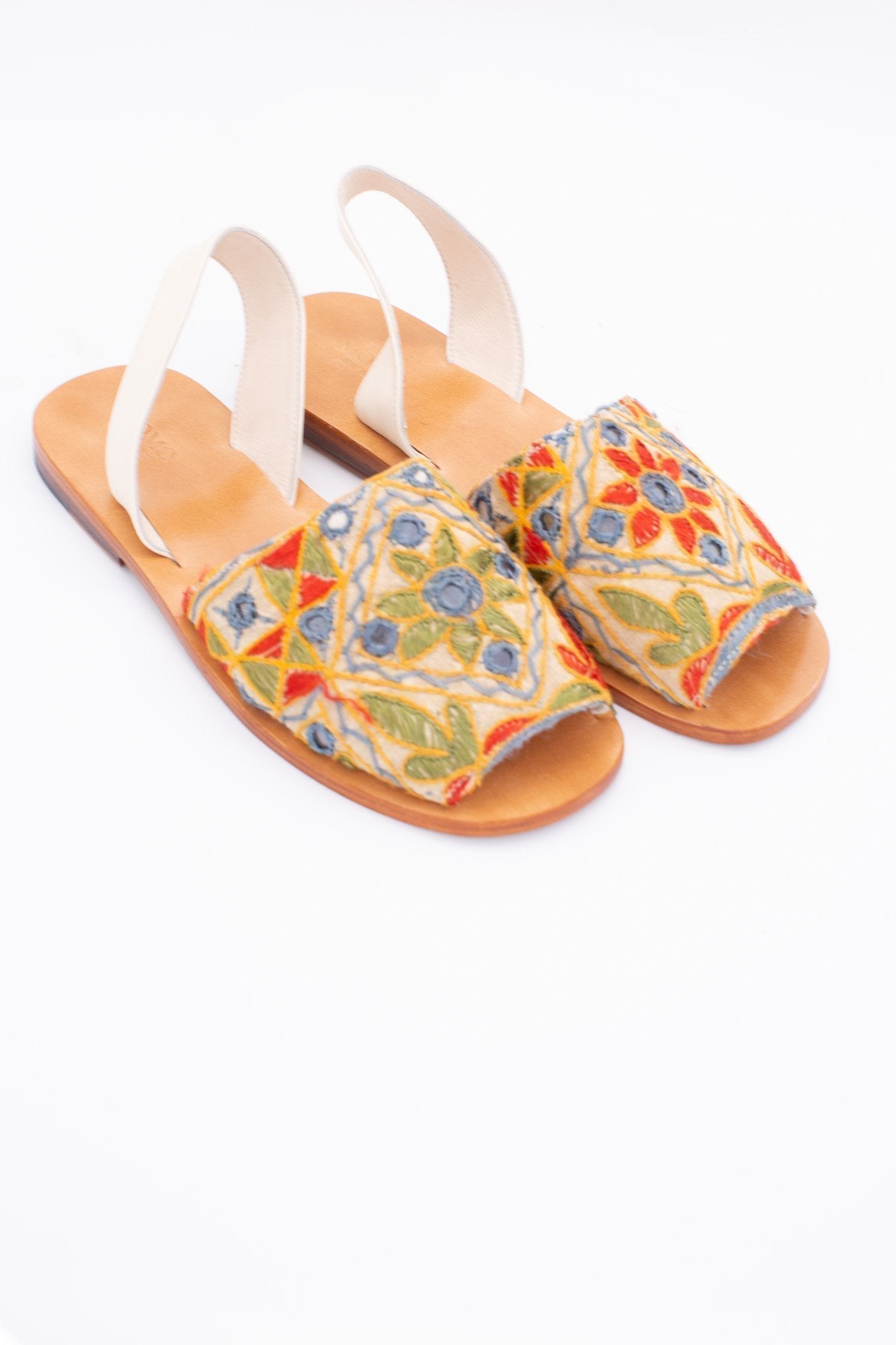 INDIAN EMBROIDERED LEATHER SANDALS DESSA - MOMO STUDIO BERLIN - Berlin Concept Store - sustainable & ethical fashion