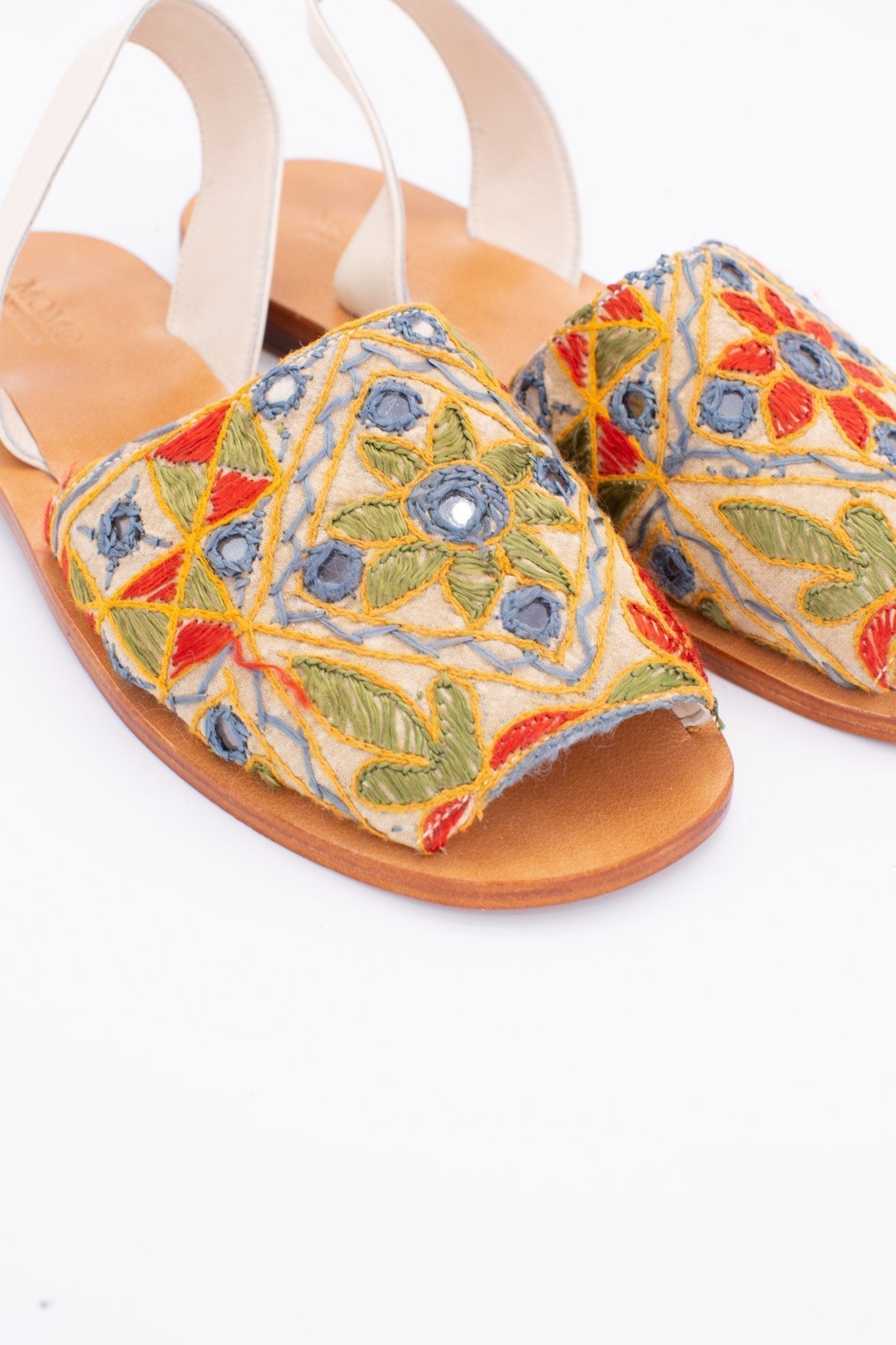 INDIAN EMBROIDERED LEATHER SANDALS DESSA - MOMO STUDIO BERLIN - Berlin Concept Store - sustainable & ethical fashion