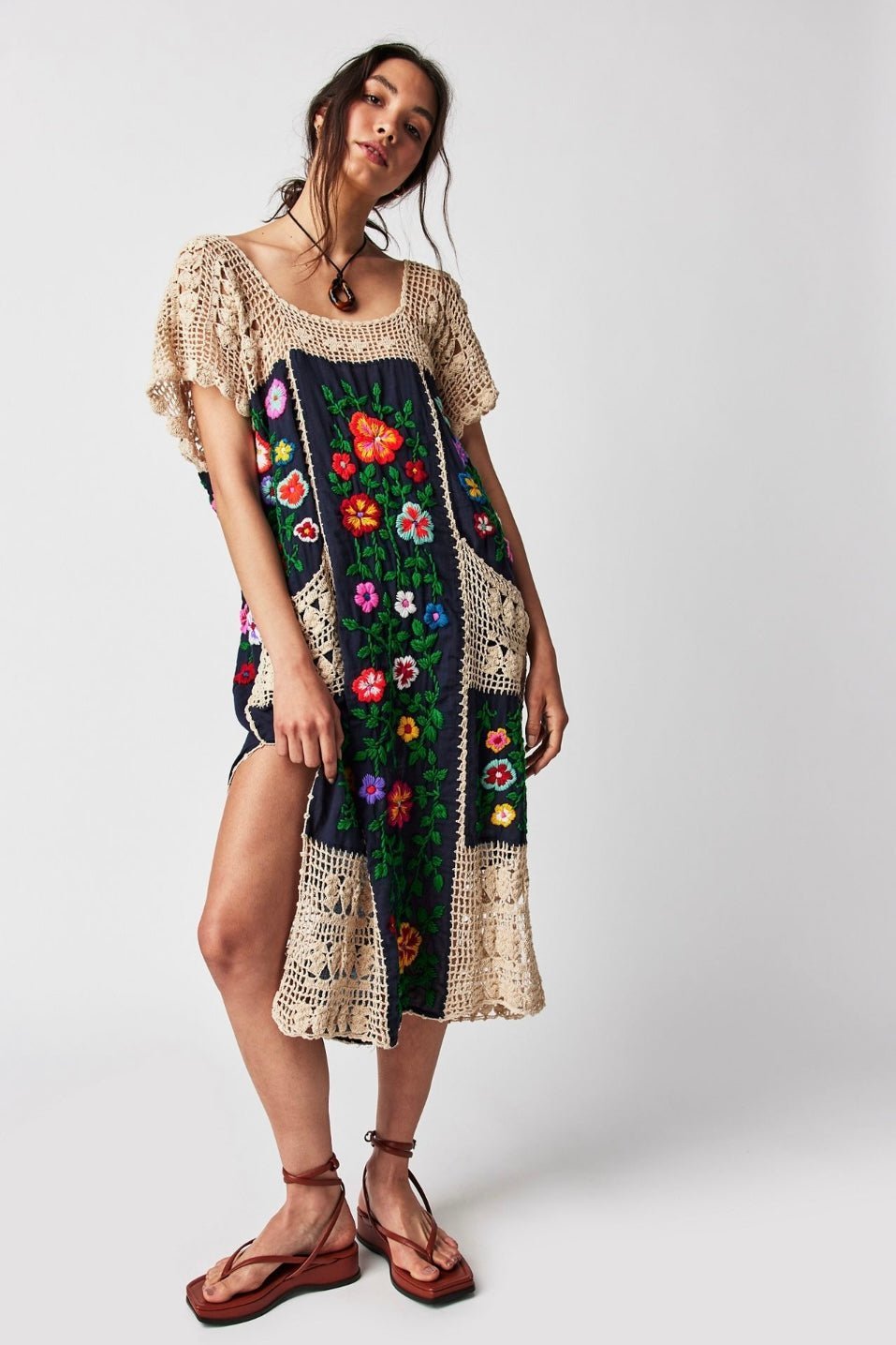 ISABELLA EMBROIDERED CROCHET KAFTAN - MOMO STUDIO BERLIN - Berlin Concept Store - sustainable & ethical fashion