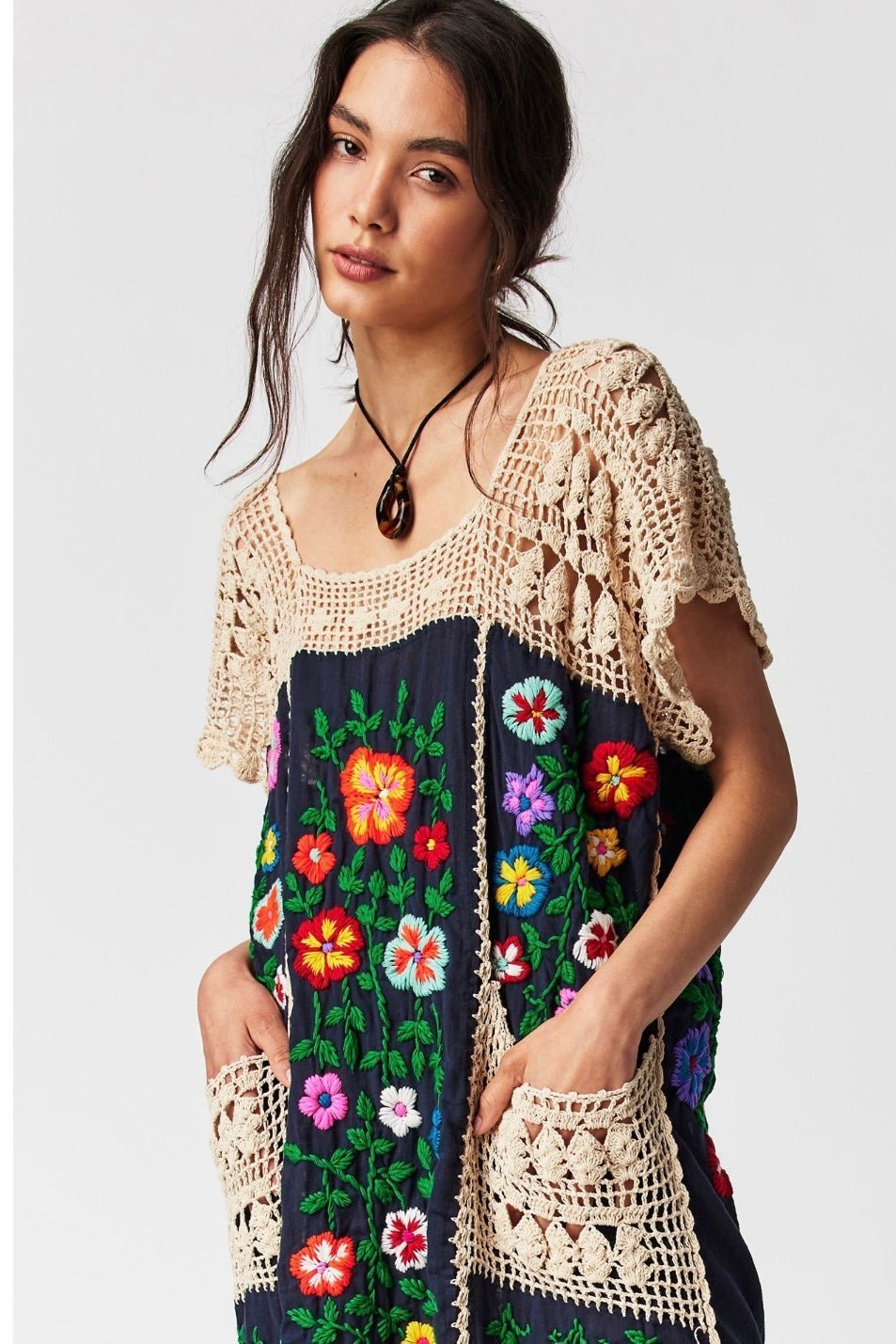 ISABELLA EMBROIDERED CROCHET KAFTAN X FREE PEOPLE - MOMO STUDIO BERLIN - Berlin Concept Store - sustainable & ethical fashion