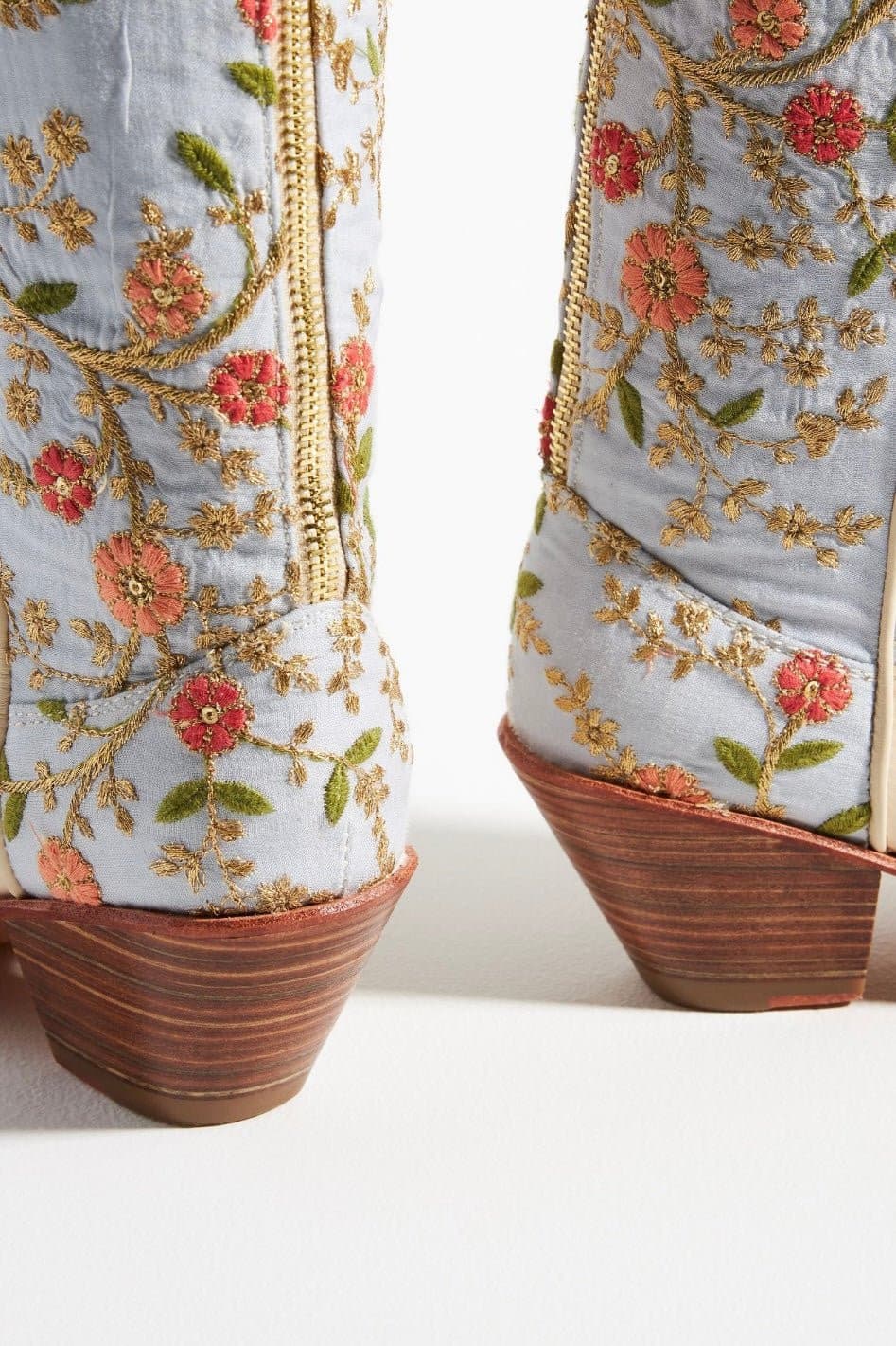 IVORY EMBROIDERED FLOWER WESTERN BOOTS X ANTHROPOLOGIE - MOMO STUDIO BERLIN - Berlin Concept Store - sustainable & ethical fashion