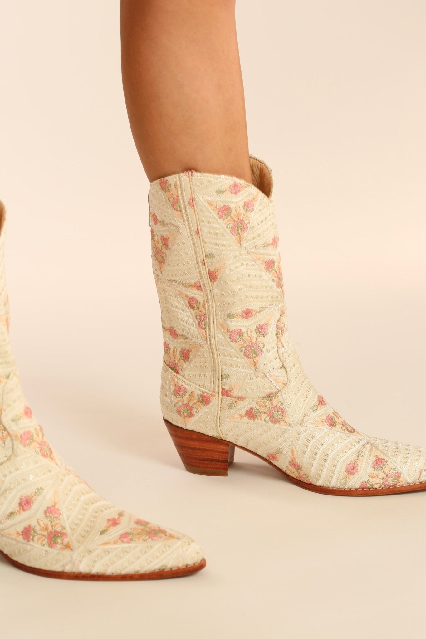 IVORY PINK FLOWER SILK WESTERN BOOTS DEKOTA - MOMO STUDIO BERLIN - Berlin Concept Store - sustainable & ethical fashion