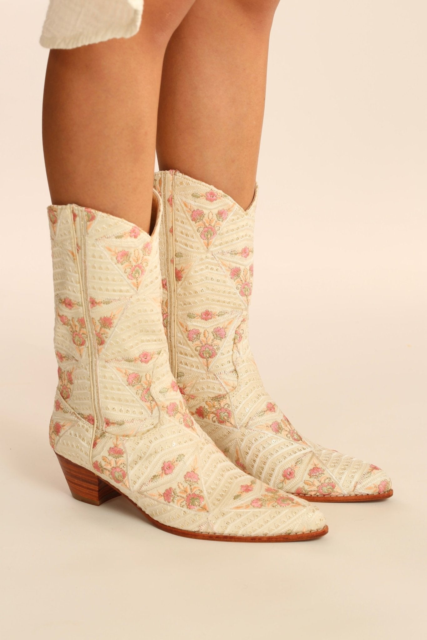 IVORY PINK FLOWER SILK WESTERN BOOTS DEKOTA - MOMO STUDIO BERLIN - Berlin Concept Store - sustainable & ethical fashion