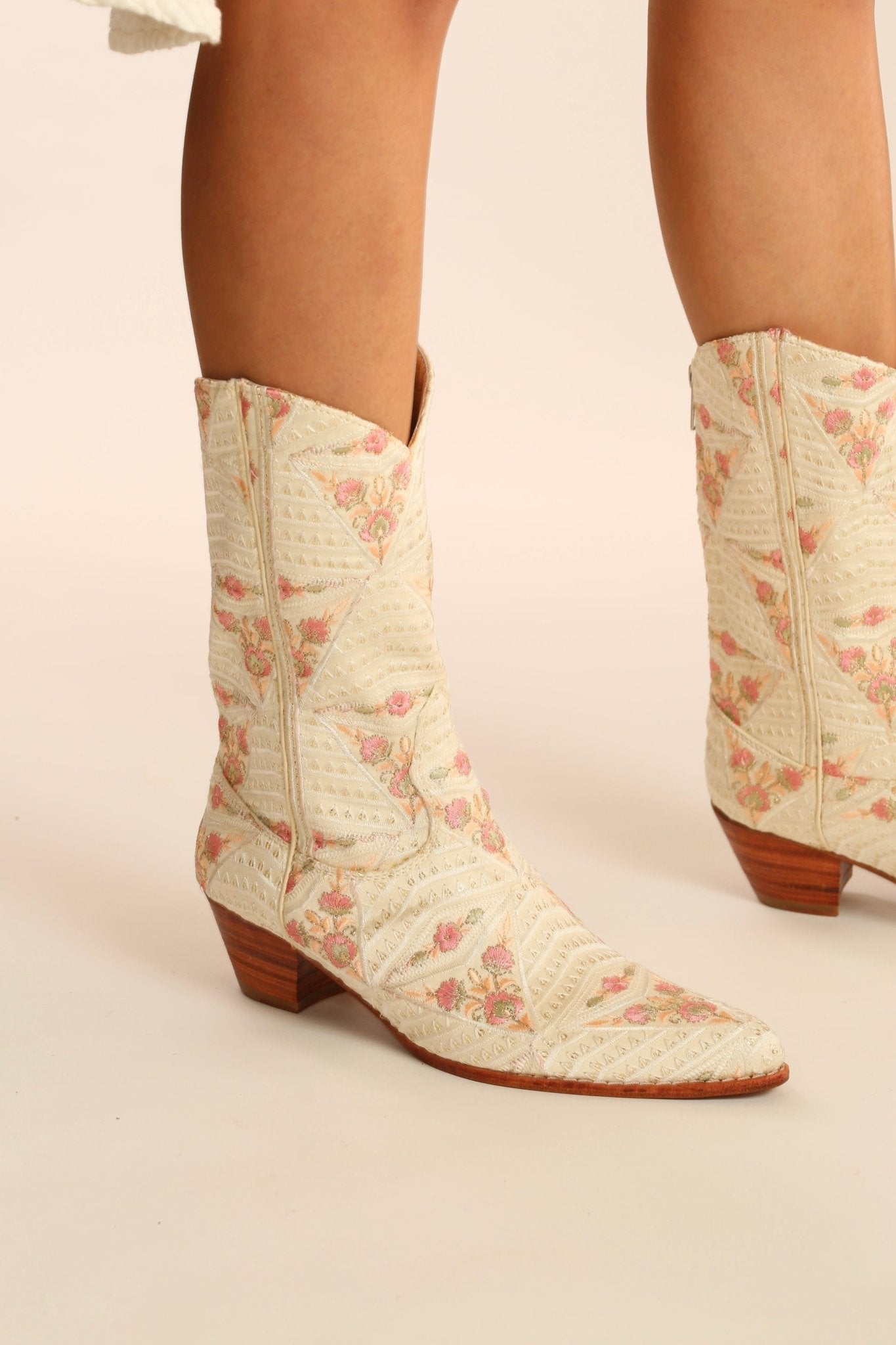 IVORY PINK FLOWER SILK WESTERN BOOTS DEKOTA - MOMO STUDIO BERLIN - Berlin Concept Store - sustainable & ethical fashion