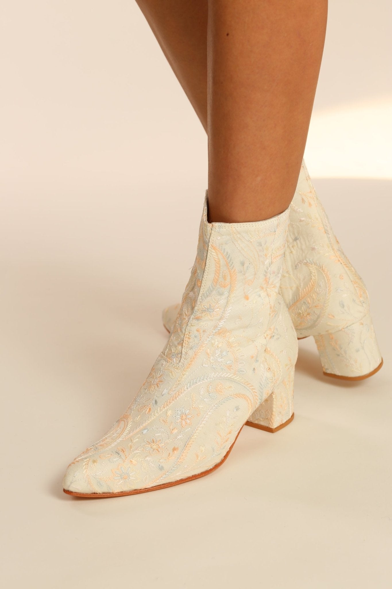 IVORY SILK EMBROIDERED WEDDING BOOTS GOLDEN - MOMO STUDIO BERLIN - Berlin Concept Store - sustainable & ethical fashion