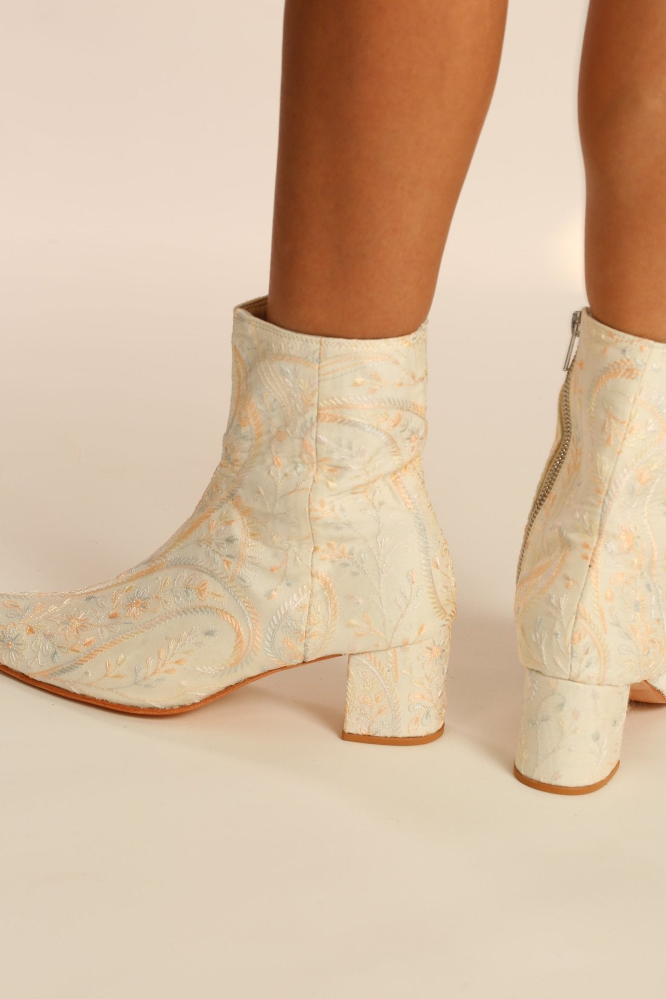 IVORY SILK EMBROIDERED WEDDING BOOTS GOLDEN - MOMO STUDIO BERLIN - Berlin Concept Store - sustainable & ethical fashion