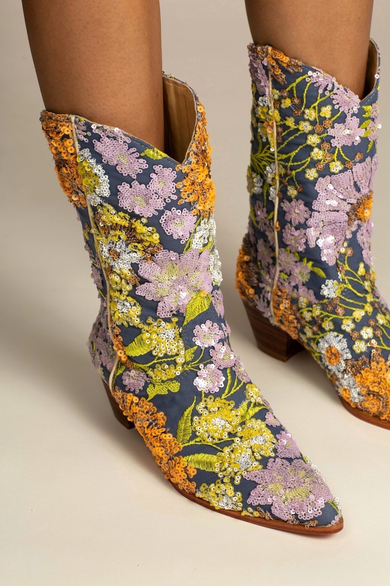 LAVENDER EMBROIDERED FLOWER SEQUIN WESTERN BOOTS - MOMO STUDIO BERLIN - Berlin Concept Store - sustainable & ethical fashion