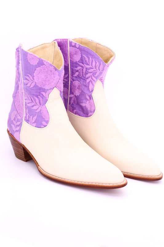 LAVENDER SILK EMBROIDERED BOOTIES LIARA - MOMO STUDIO BERLIN - Berlin Concept Store - sustainable & ethical fashion