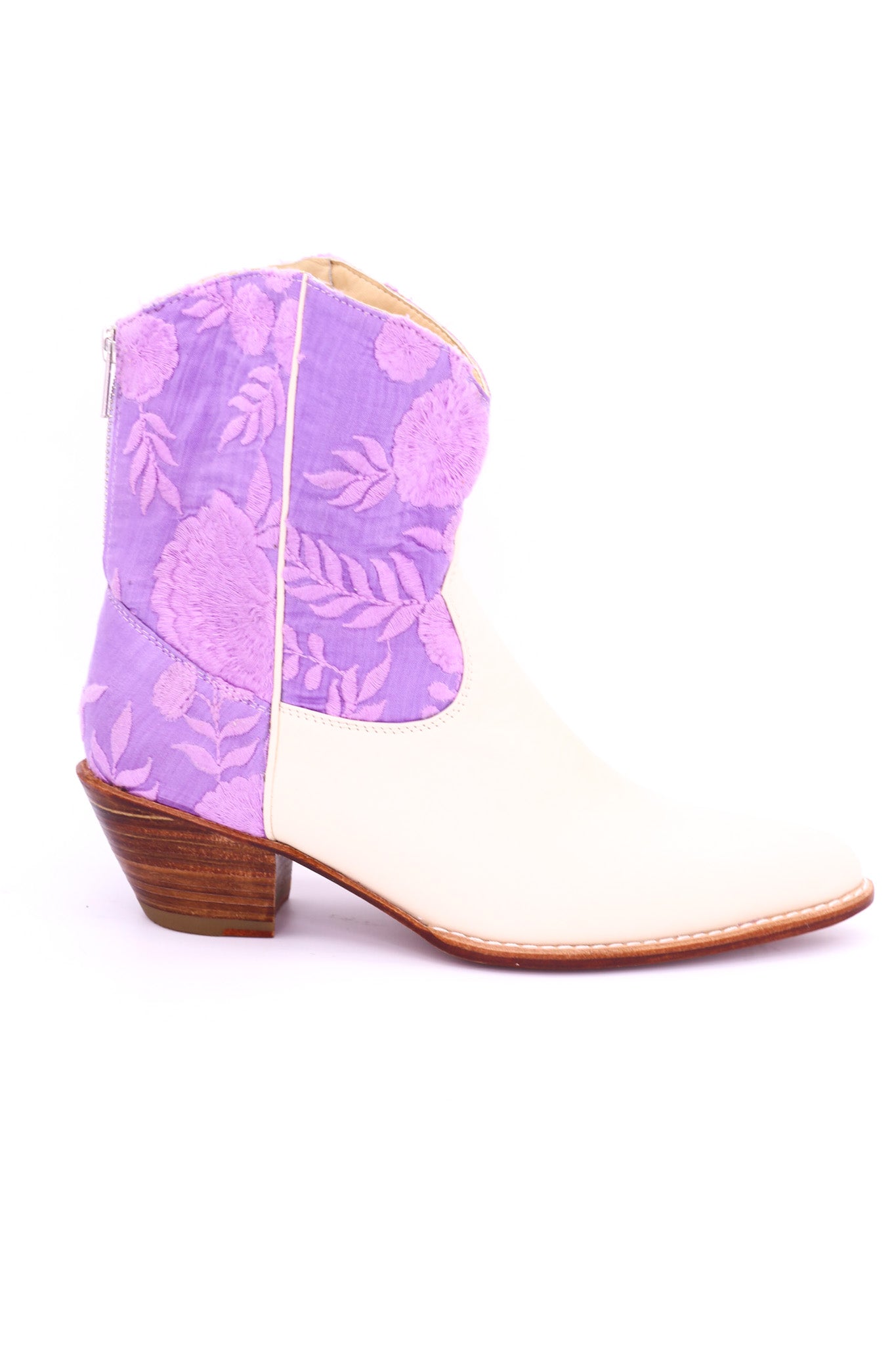 LAVENDER SILK EMBROIDERED BOOTIES LIARA - MOMO STUDIO BERLIN - Berlin Concept Store - sustainable & ethical fashion