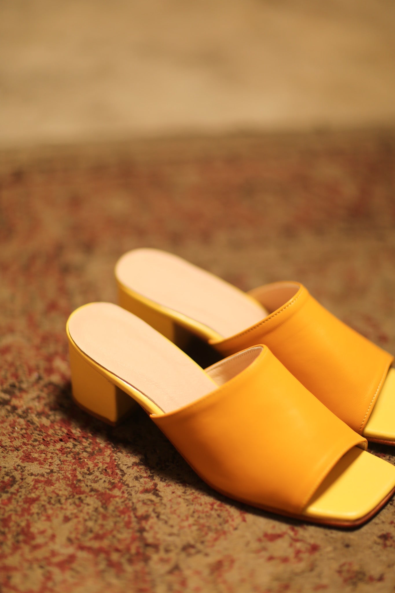 LEATHER HEELED MULES DARK YELLOE LIGHT YELLOW - MOMO STUDIO BERLIN - Berlin Concept Store - sustainable & ethical fashion