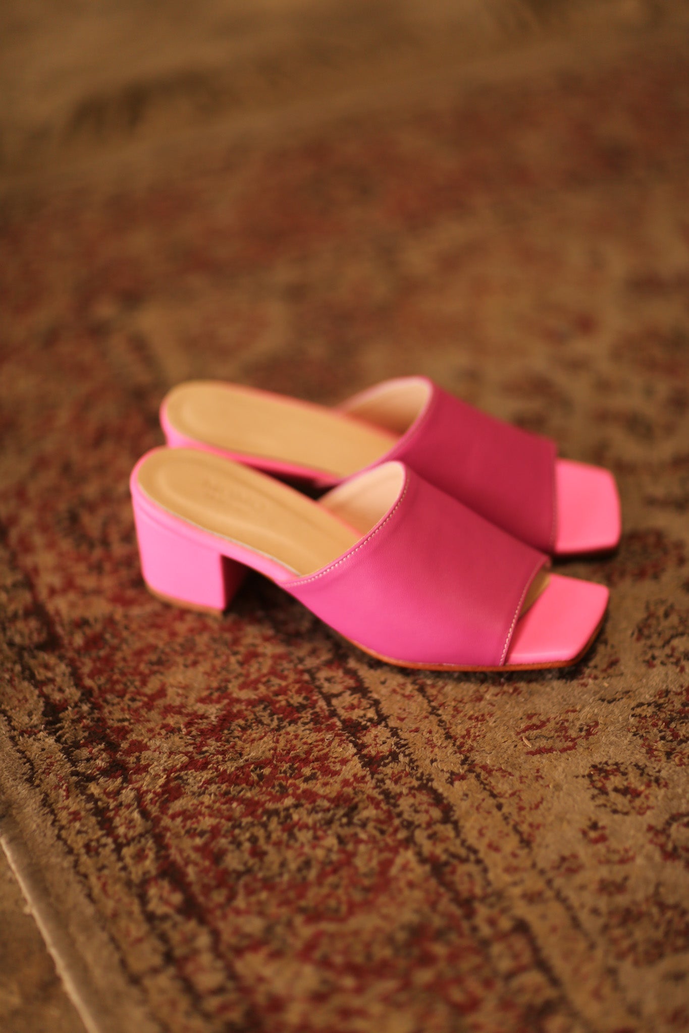 LEATHER HEELED MULES LORIN FUSHIA PINK - MOMO STUDIO BERLIN - Berlin Concept Store - sustainable & ethical fashion