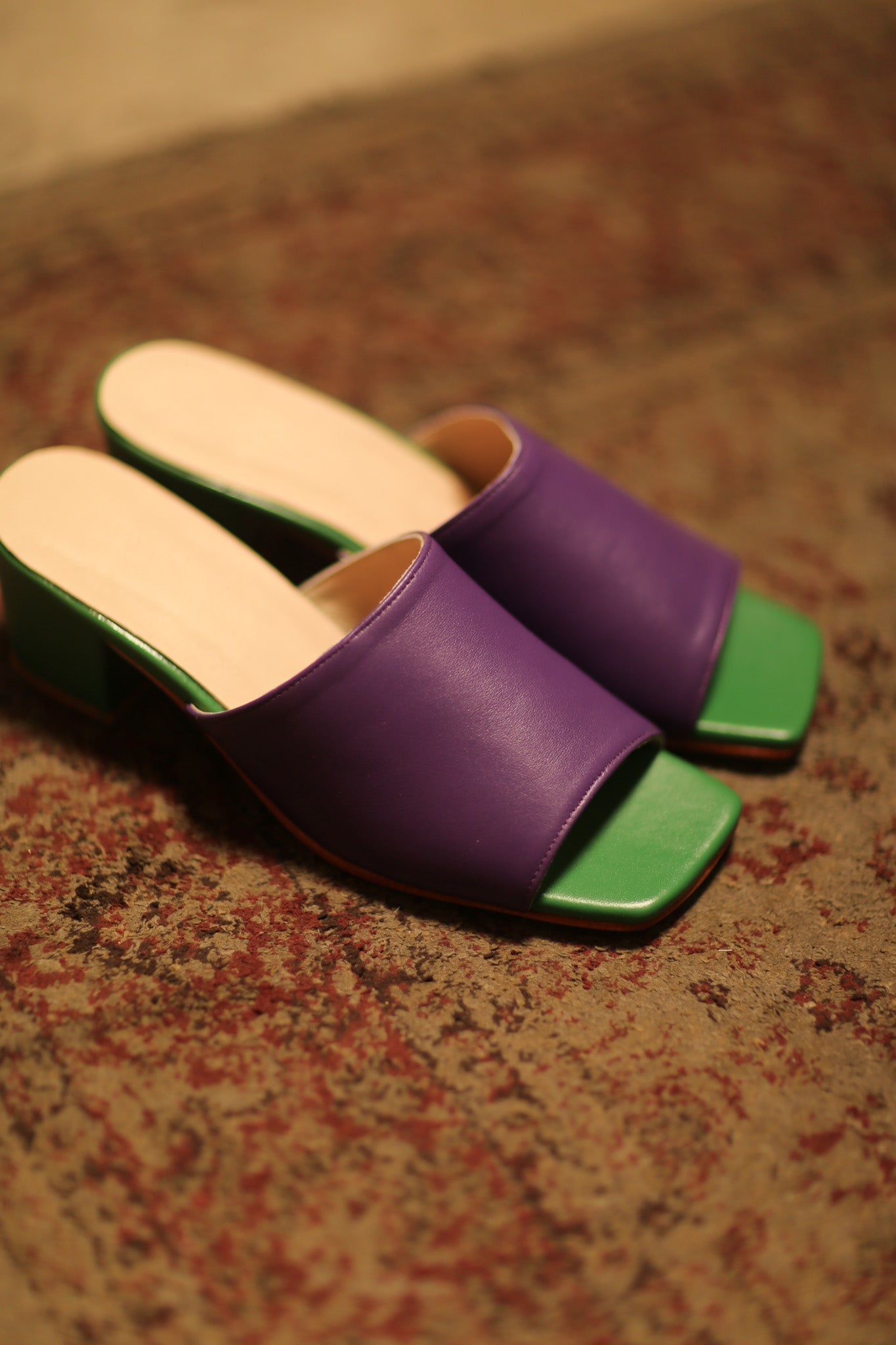 LEATHER HEELED MULES LORIN PURPLE GREEN - MOMO STUDIO BERLIN - Berlin Concept Store - sustainable & ethical fashion