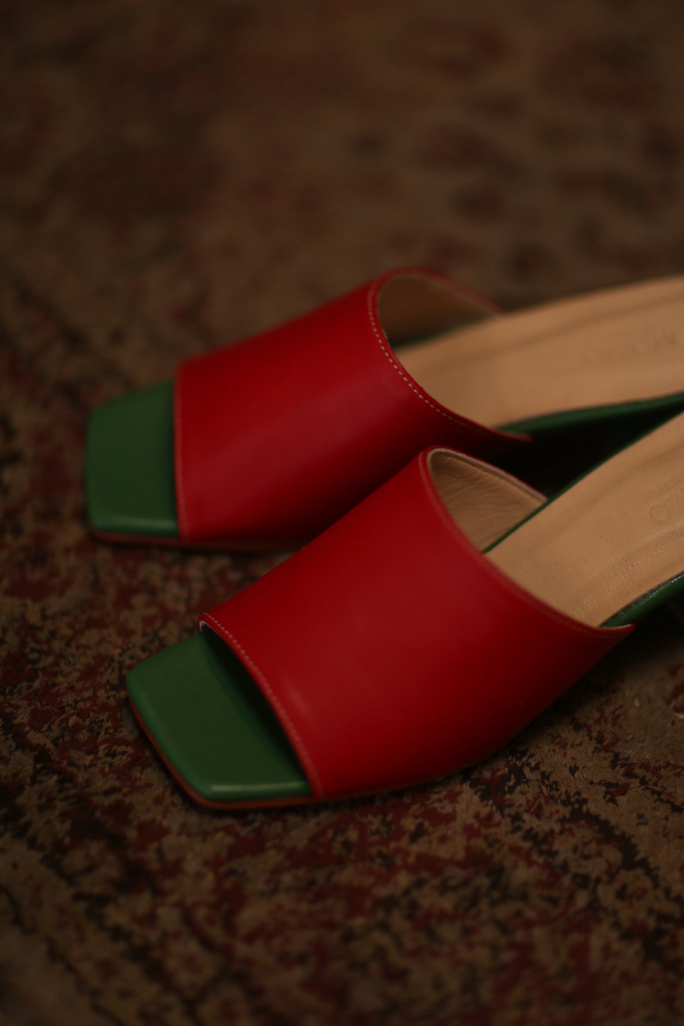 LEATHER MULES LORIN RED GREEN - MOMO STUDIO BERLIN - Berlin Concept Store - sustainable & ethical fashion