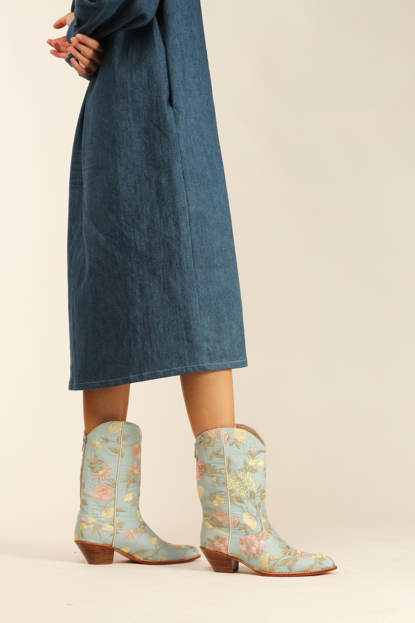 LIGHT BLUE EMBROIDERED BOOTS YANA - MOMO STUDIO BERLIN - Berlin Concept Store - sustainable & ethical fashion