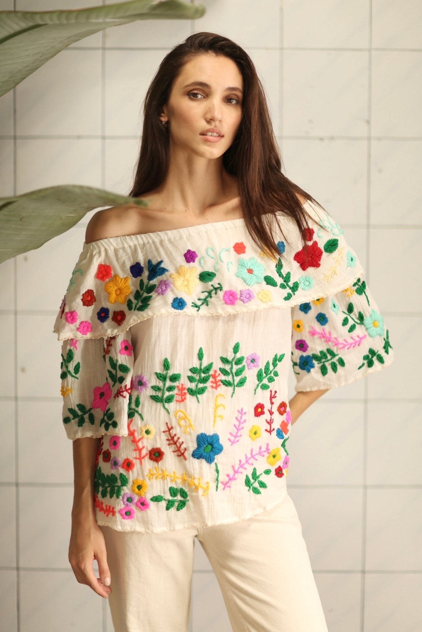 LITTLE FLOWERS TOP WHITE COLOR - MOMO STUDIO BERLIN - Berlin Concept Store - sustainable & ethical fashion