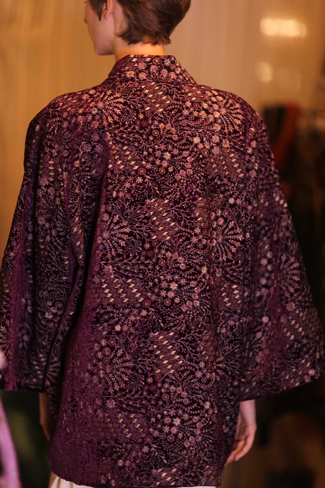 MAGENTA EMBROIDERED VELVET SHORT KIMONO VELOUR - MOMO STUDIO BERLIN - Berlin Concept Store - sustainable & ethical fashion