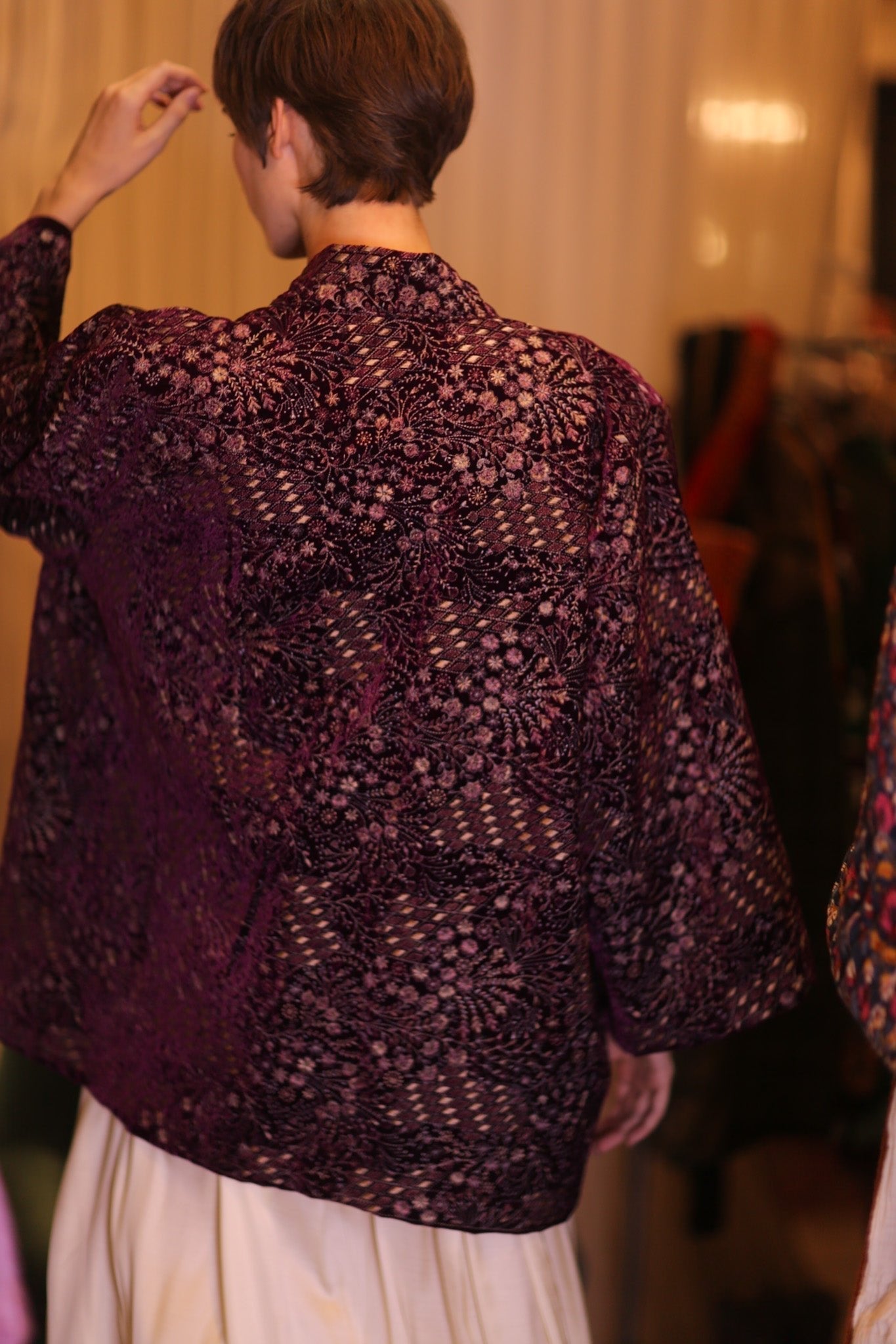 MAGENTA EMBROIDERED VELVET SHORT KIMONO VELOUR - MOMO STUDIO BERLIN - Berlin Concept Store - sustainable & ethical fashion