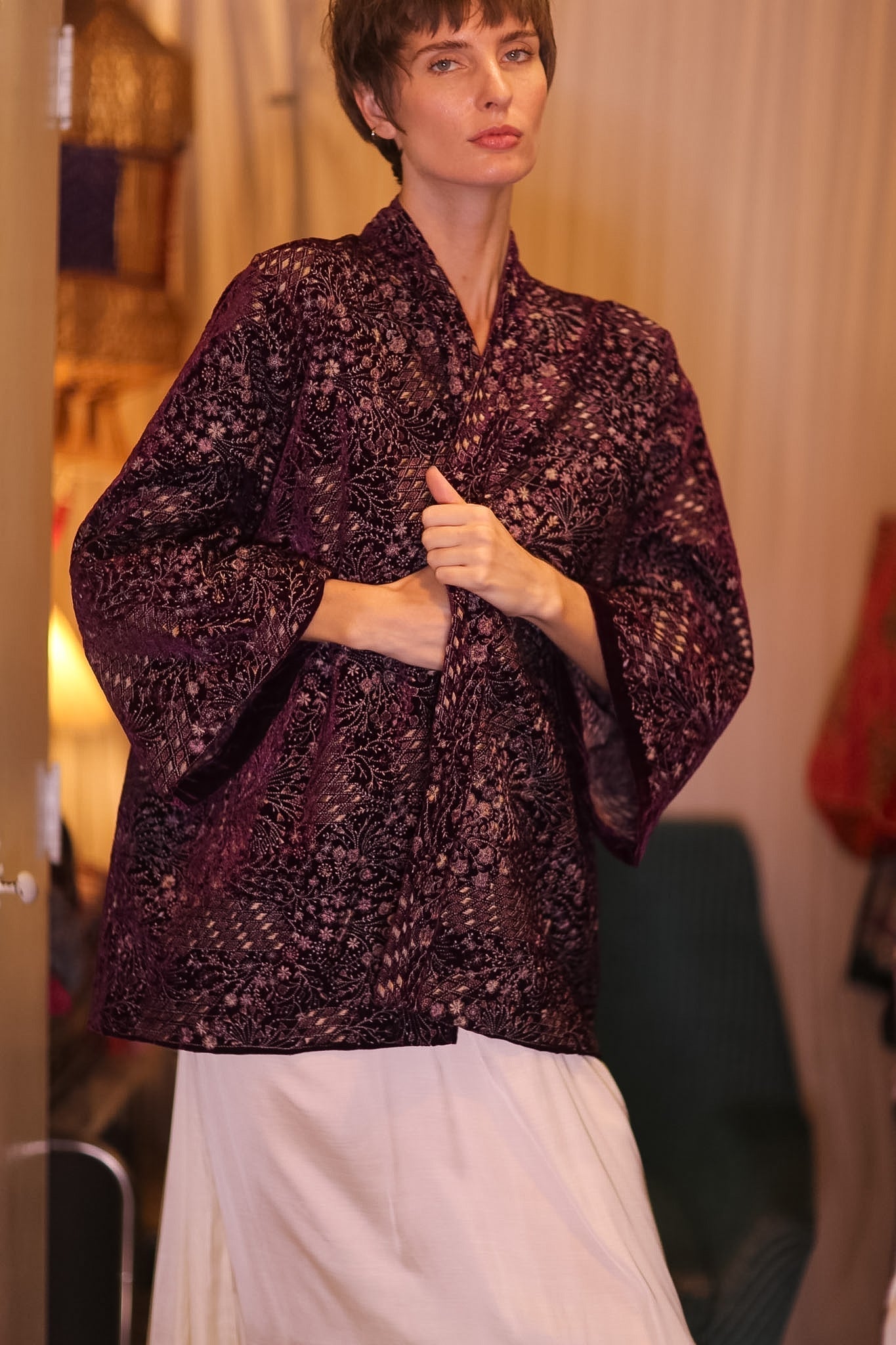 MAGENTA EMBROIDERED VELVET SHORT KIMONO VELOUR - MOMO STUDIO BERLIN - Berlin Concept Store - sustainable & ethical fashion