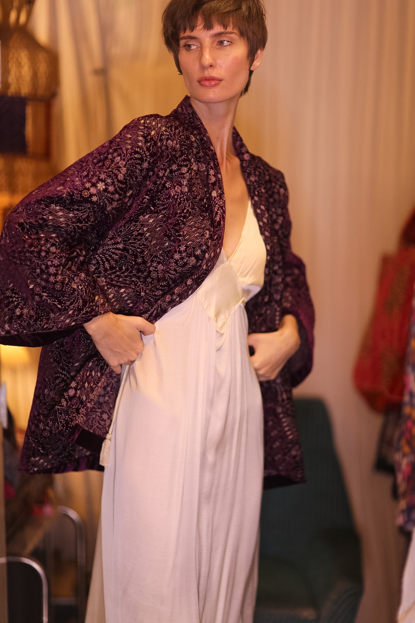 MAGENTA EMBROIDERED VELVET SHORT KIMONO VELOUR - MOMO STUDIO BERLIN - Berlin Concept Store - sustainable & ethical fashion