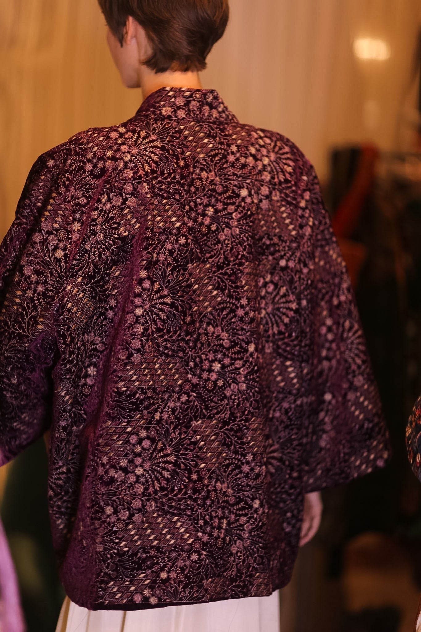 MAGENTA EMBROIDERED VELVET SHORT KIMONO VELOUR - MOMO STUDIO BERLIN - Berlin Concept Store - sustainable & ethical fashion