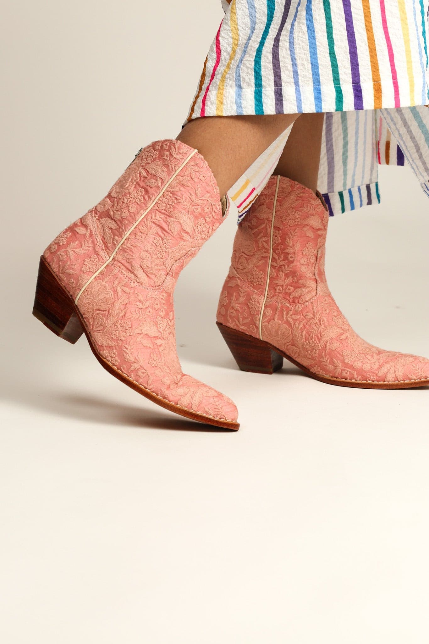 PEACH EMBROIDERED BOOTS TRIBECA - MOMO STUDIO BERLIN - Berlin Concept Store - sustainable & ethical fashion