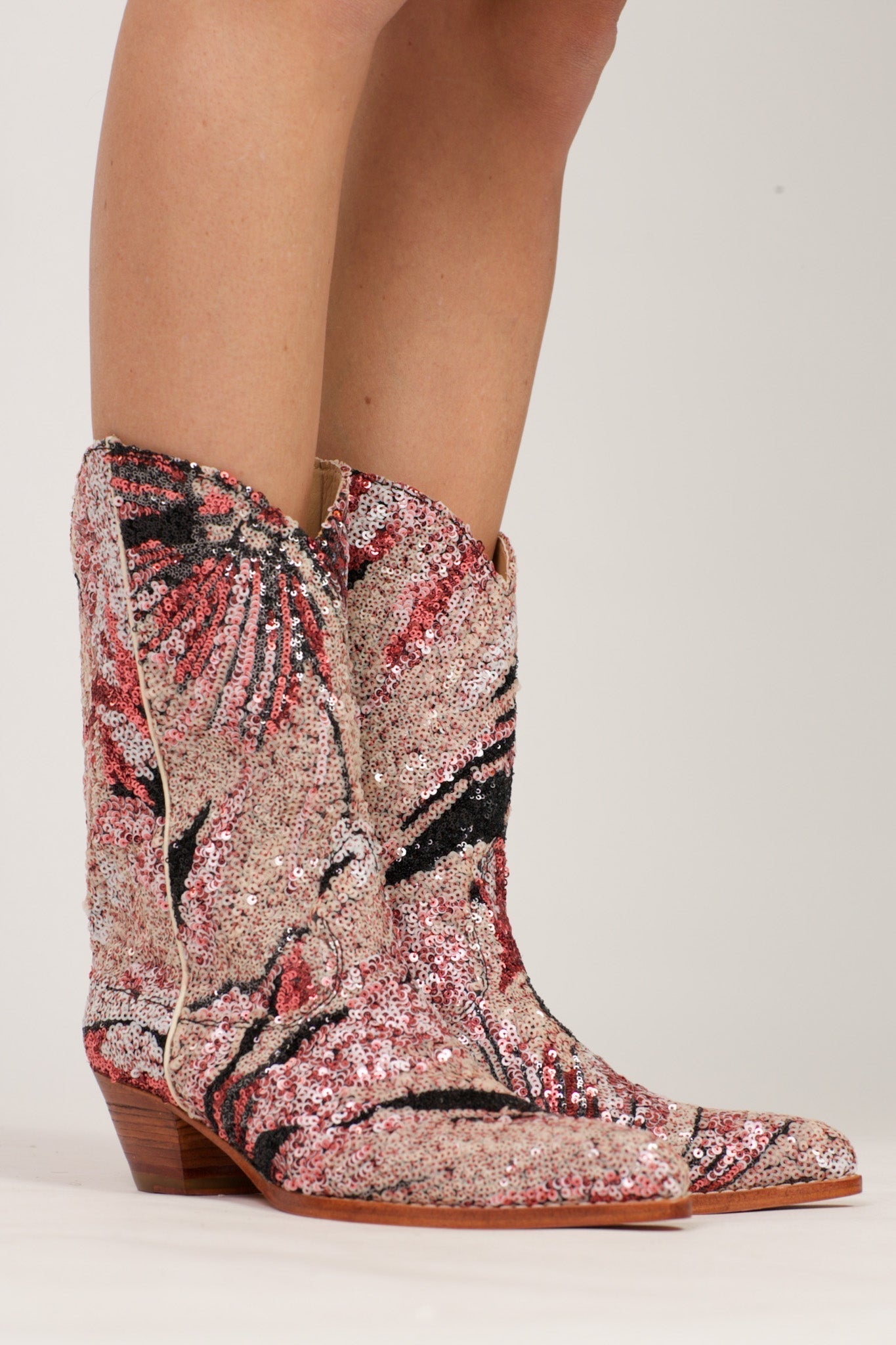 PINK BLACK SEQUIN EMBROIDERED WESTERN BOOTS RIAL - MOMO STUDIO BERLIN - Berlin Concept Store - sustainable & ethical fashion