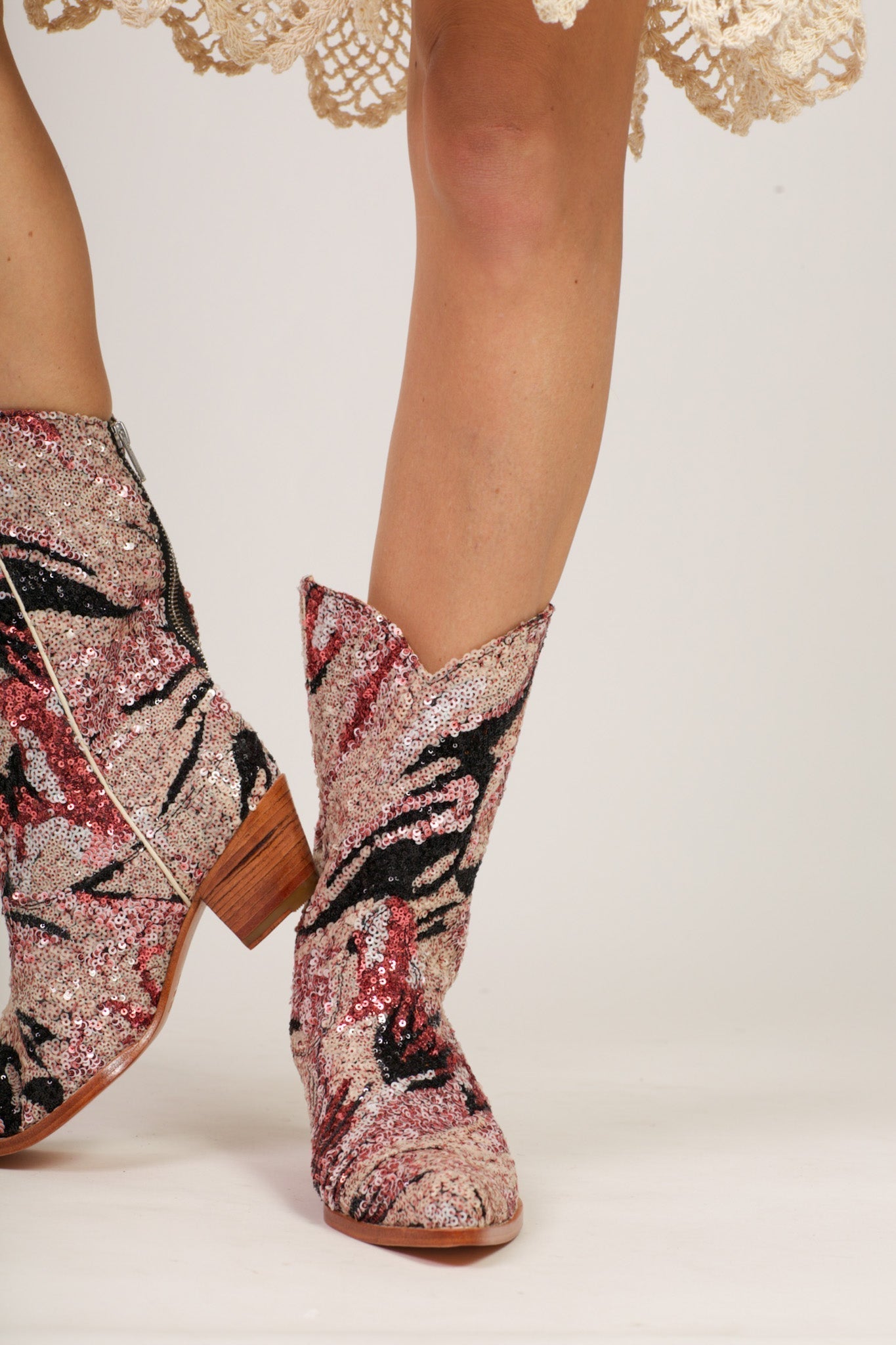 PINK BLACK SEQUIN EMBROIDERED WESTERN BOOTS RIAL - MOMO STUDIO BERLIN - Berlin Concept Store - sustainable & ethical fashion