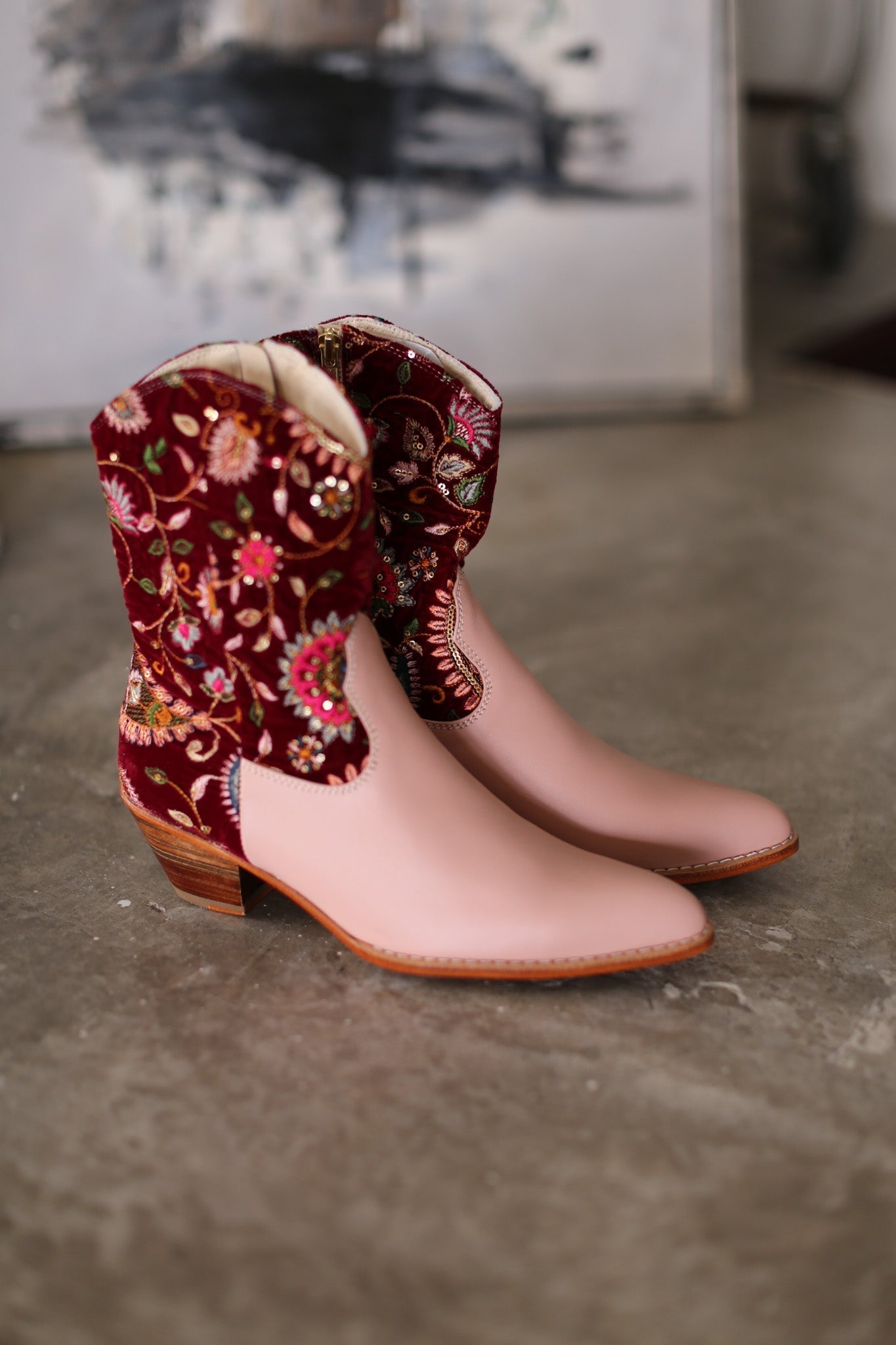 PINK EMBROIDERED VELVET BOOTS DAISY - MOMO STUDIO BERLIN - Berlin Concept Store - sustainable & ethical fashion