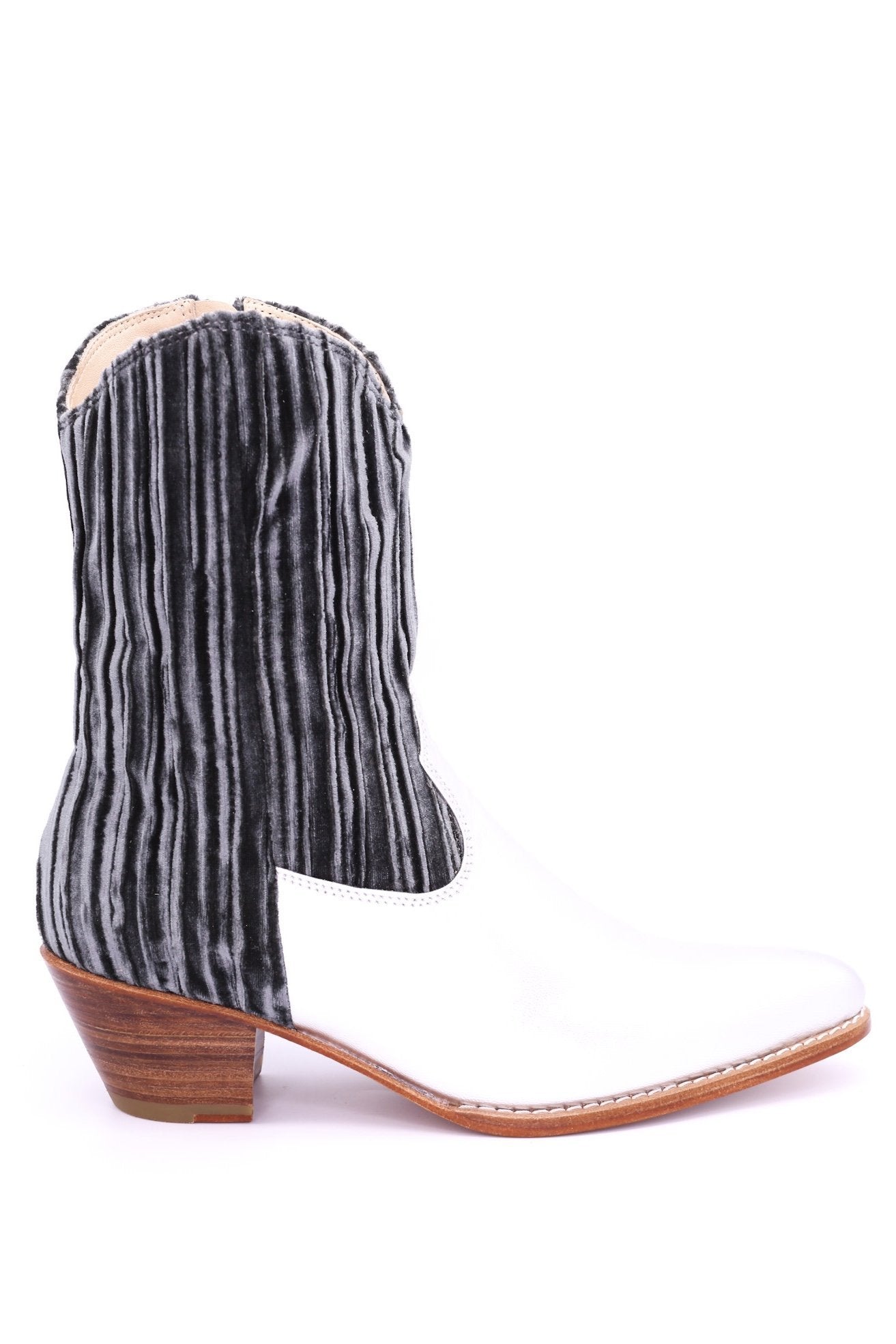 PLEATED VELVET SILVER BOOTS SHELLEY - MOMO STUDIO BERLIN - Berlin Concept Store - sustainable & ethical fashion